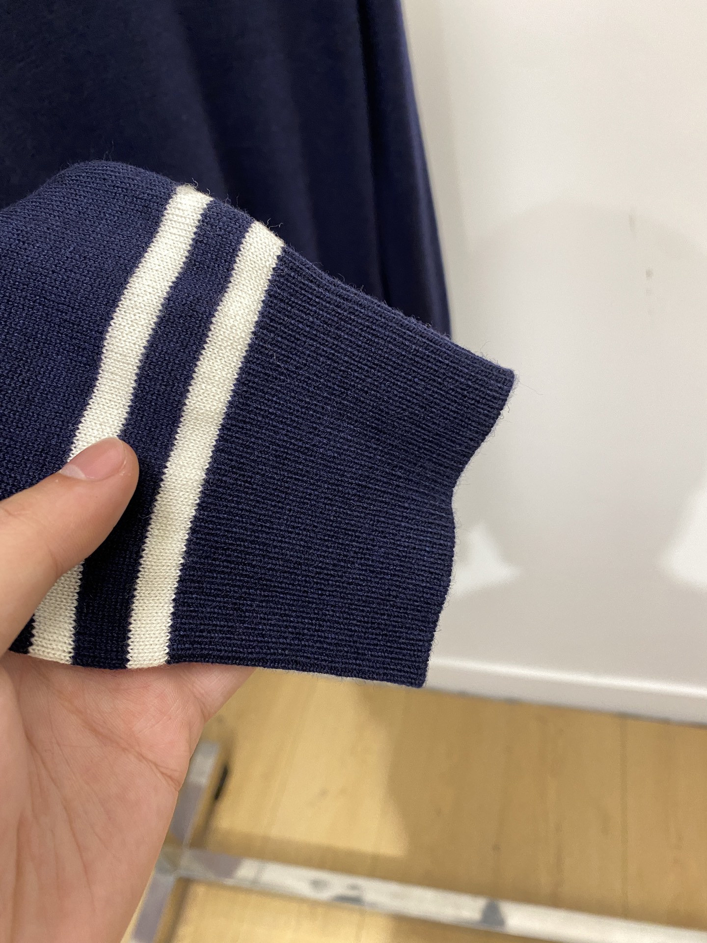 迪奥、2025新品羊毛衣衣 具有手感细腻柔软，可直接与肌肤接触，让暖心的纱线变化出细腻的质感，顶级工艺极