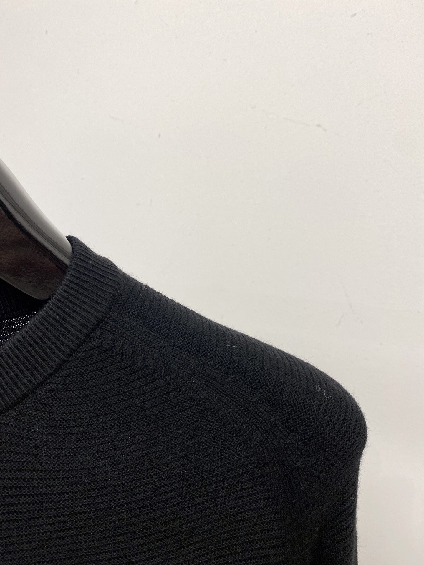 TB、2025新品羊毛衣衣 具有手感细腻柔软，可直接与肌肤接触，让暖心的纱线变化出细腻的质感，顶级工艺极