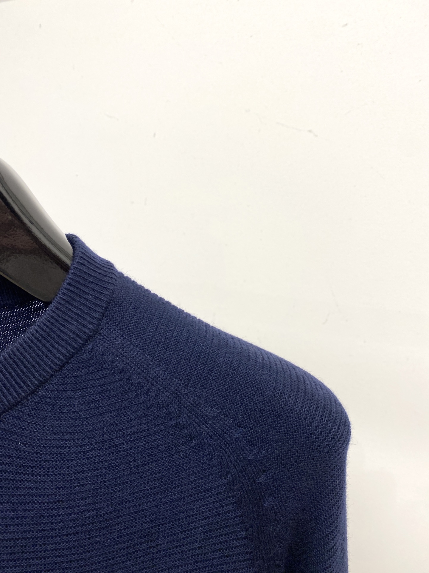 TB、2025新品羊毛衣衣 具有手感细腻柔软，可直接与肌肤接触，让暖心的纱线变化出细腻的质感，顶级工艺极