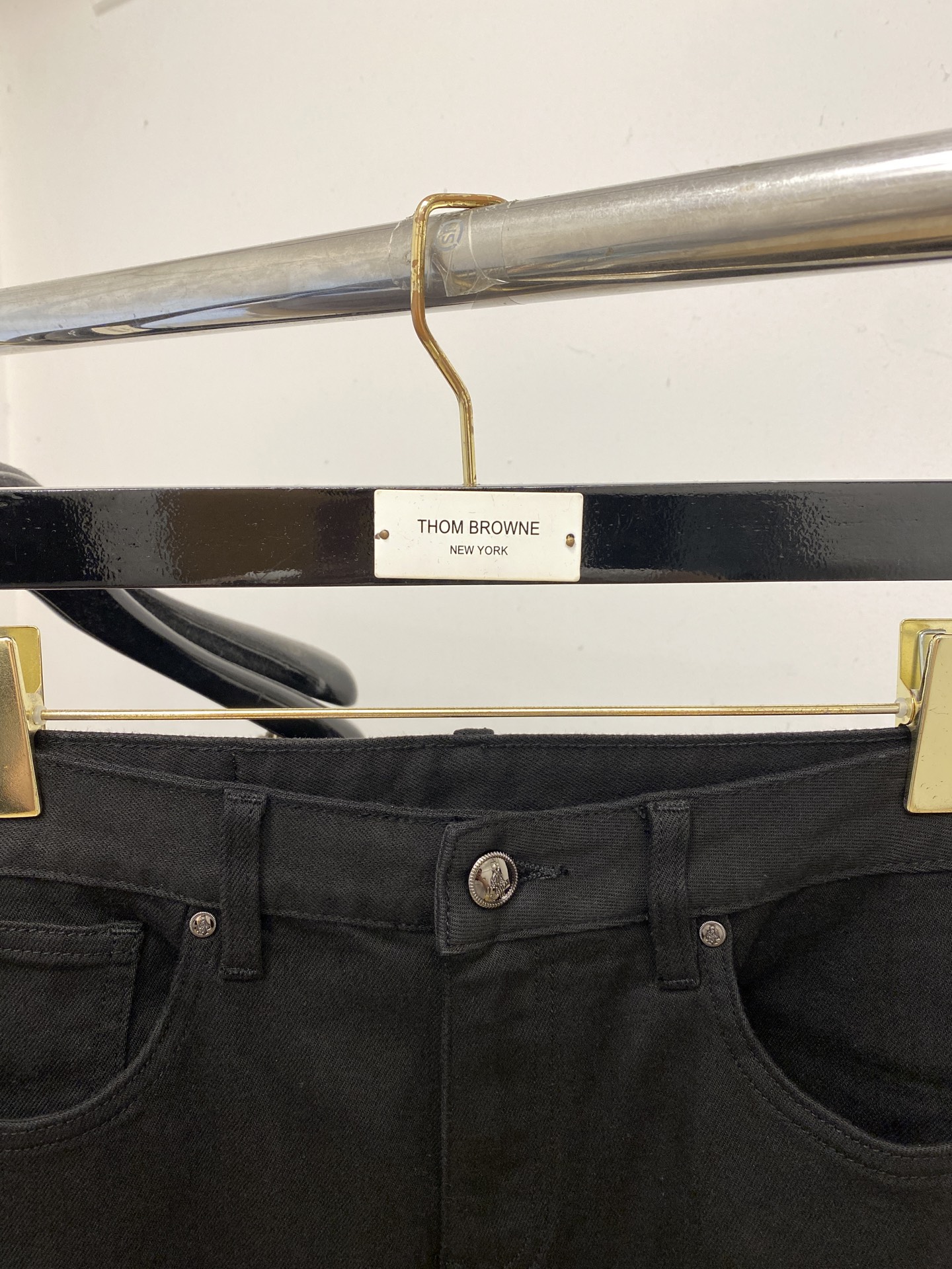 普拉达、2025最新品，专柜同步有售，原单狠货，水洗休闲牛仔裤，进口原版水洗弹力面料，舒适有弹性，原版五