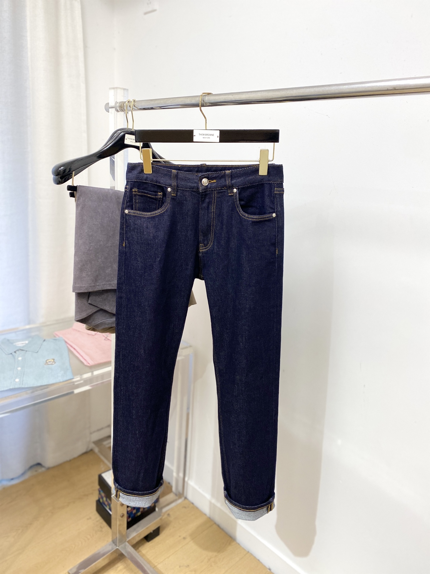 普拉达、2025最新品，专柜同步有售，原单狠货，水洗休闲牛仔裤，进口原版水洗弹力面料，舒适有弹性，原版五