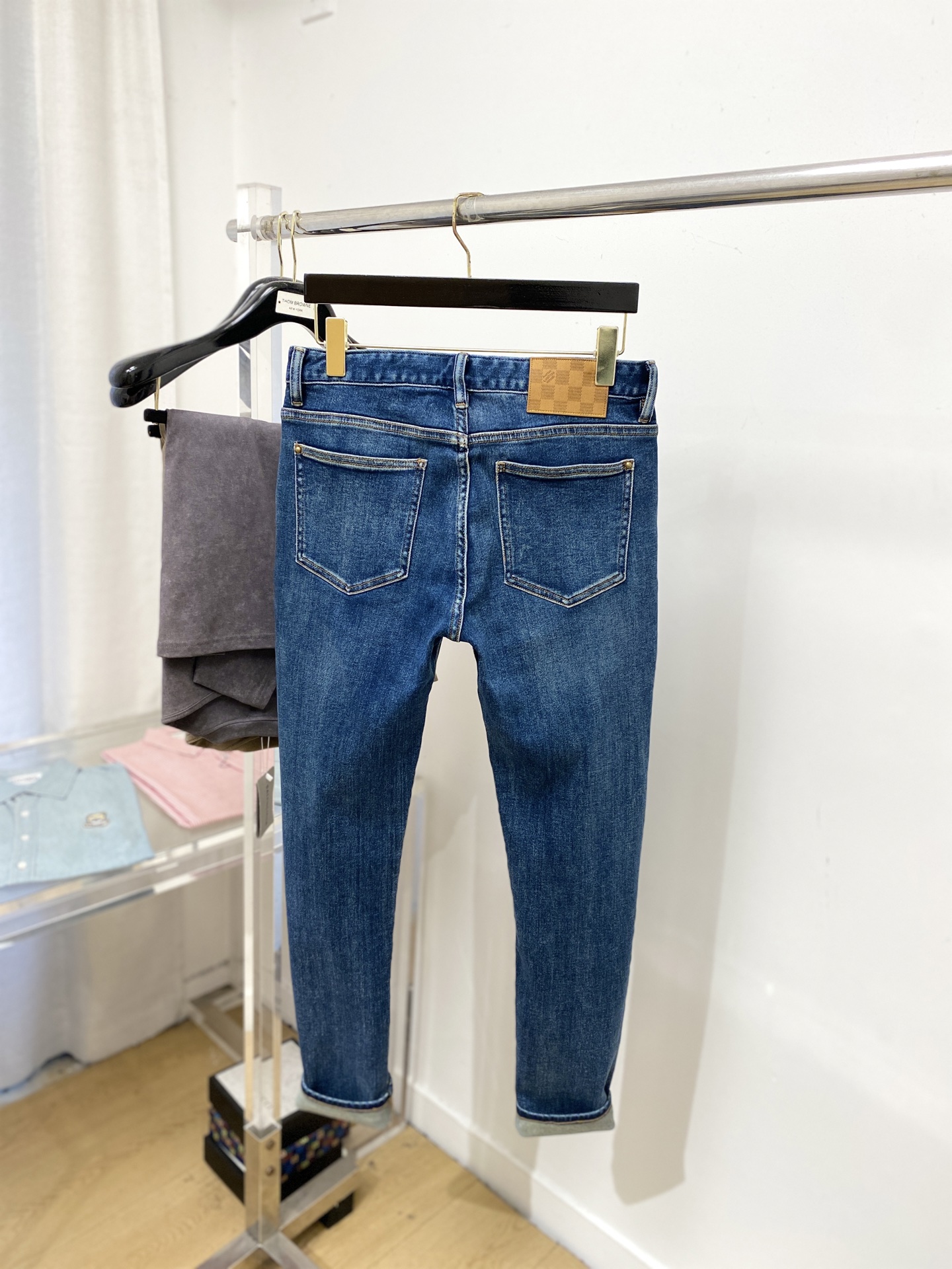 LV、2025最新品，专柜同步有售，原单狠货，水洗休闲牛仔裤，进口原版水洗弹力面料，舒适有弹性，原版五金