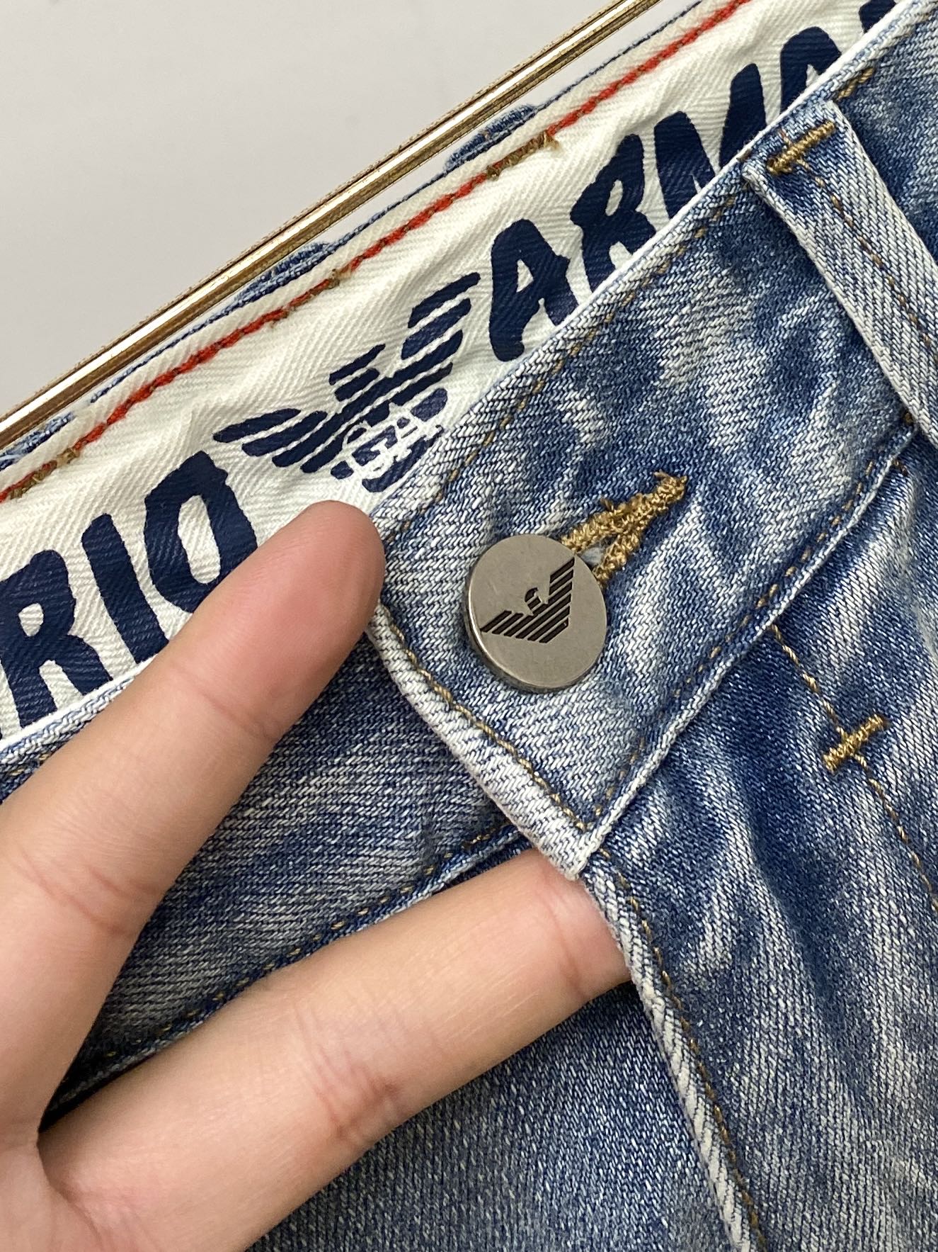 阿玛尼、2025最新品，专柜同步有售，原单狠货，水洗休闲牛仔裤，进口原版水洗弹力面料，舒适有弹性，原版五