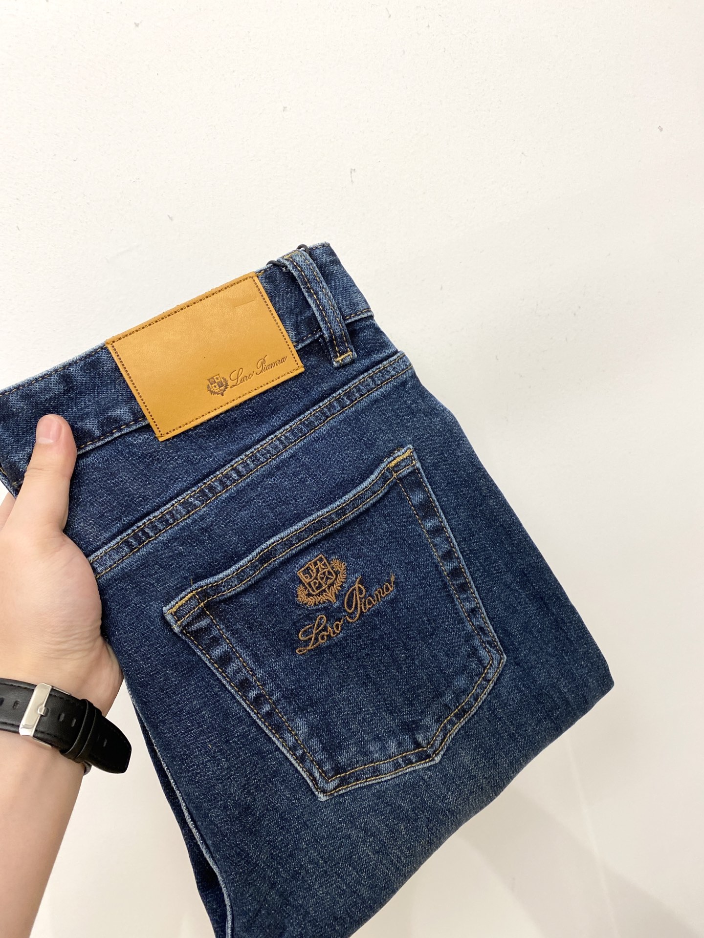 NO:600121,LP, 2025 latest products, available at the counter at the same time, original goods, washed casual jeans, imported original washed stretch fabric, comfortable and elastic, original hardware accessories decorated with logo, super correct version, extremely high grade, counter quality, fashionable upper body, code number 29-36,, loro piana, jeans, alexander wang19860909LP、2025最新品,专柜同步有售,原单狠货,水洗休闲牛仔裤,进口原版水洗弹力面料,舒适有弹性,原版五金辅料装饰logo,版型超正,档次极高,专柜品质,上身时尚有型,码数29-36,,loro piana,jeans,alexander wang,Men's clothing