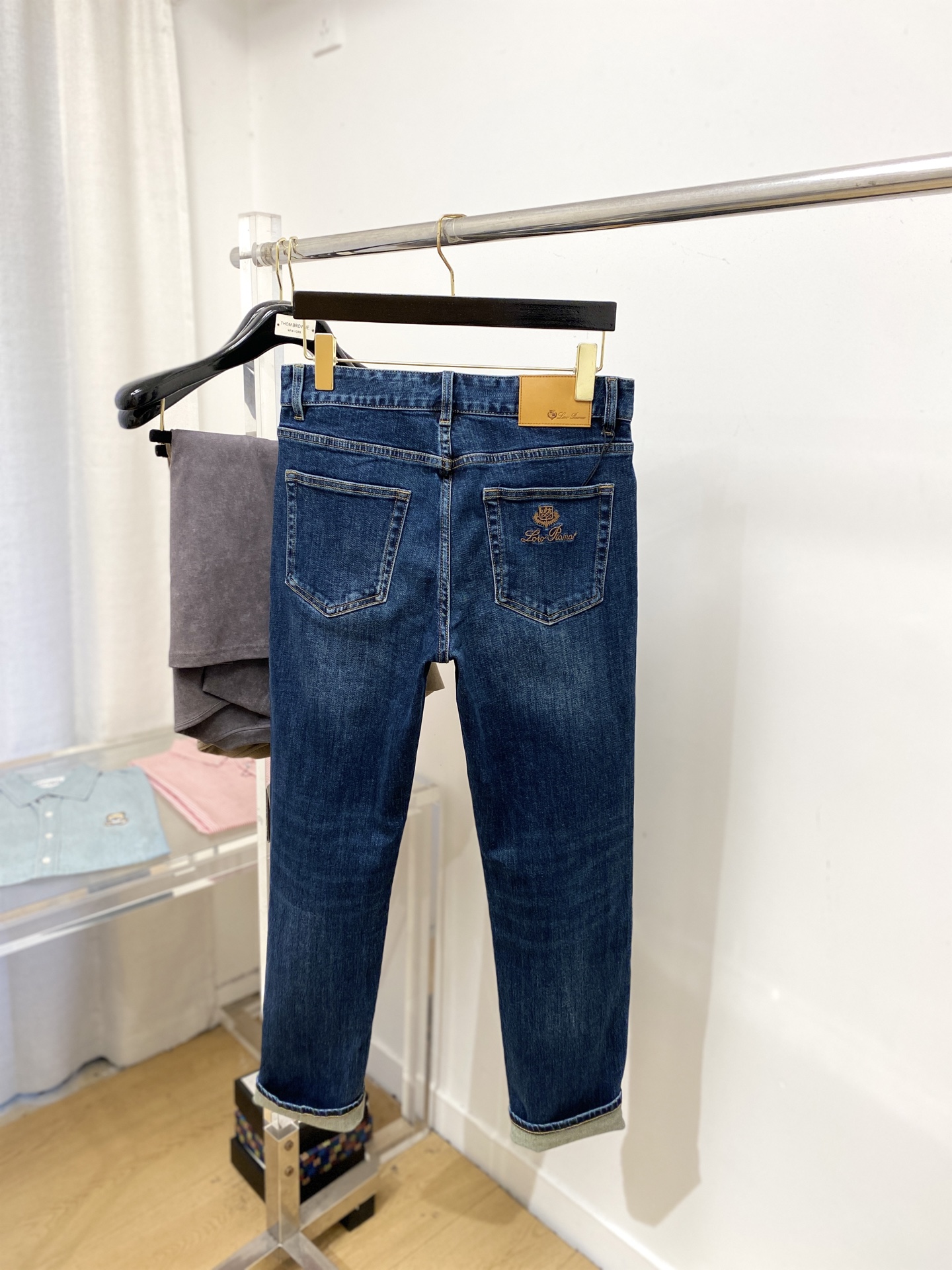 lP🆕、2025最新品，专柜同步有售，原单狠货，水洗休闲牛仔裤，进口原版水洗弹力面料，舒适有弹性，原版五