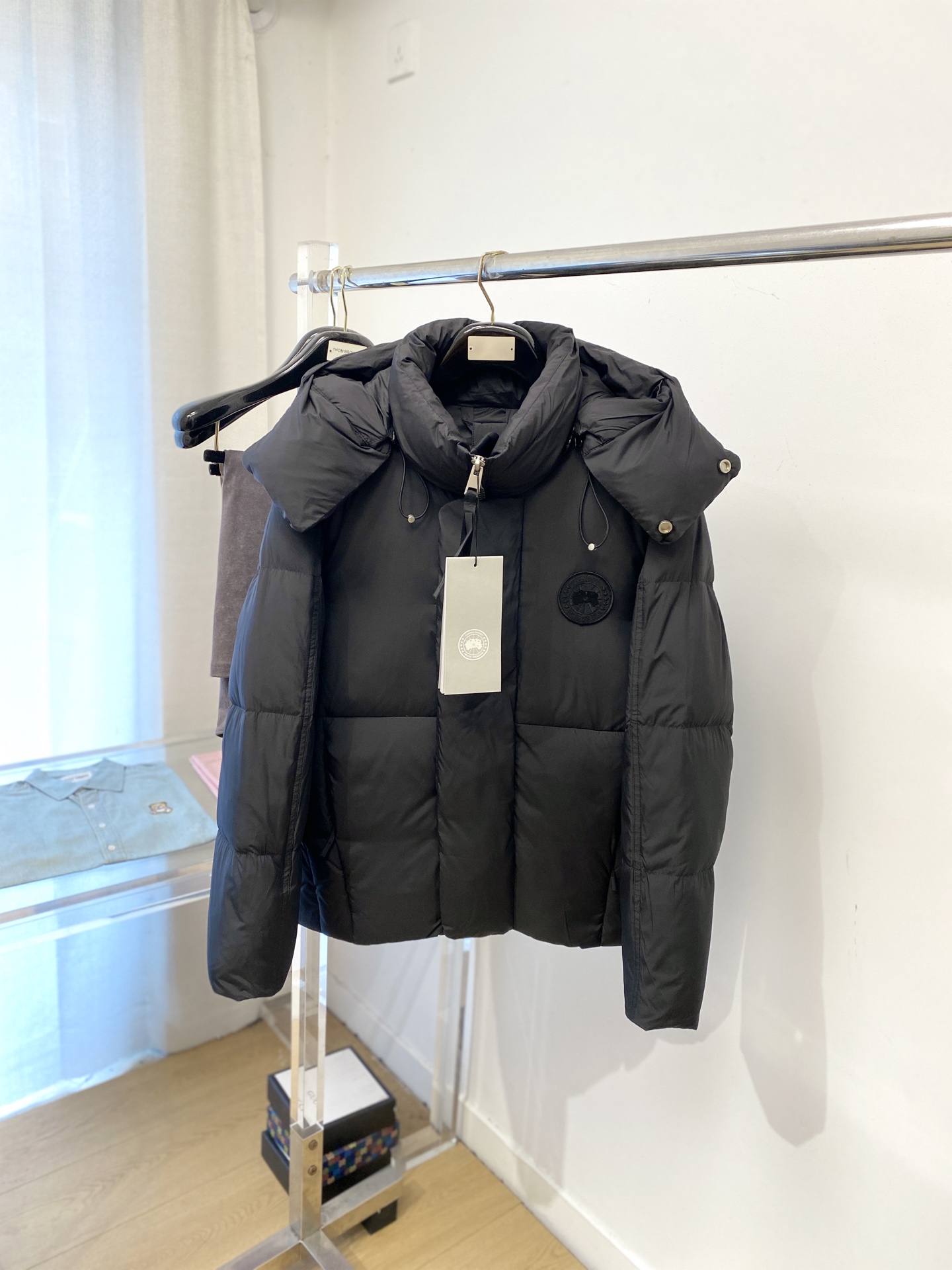 加拿大鹅🇨🇦、2025最新款男士轻薄羽绒服、面料柔软舒适 ．上身版型超赞 ．拉链．辅料都是客供 、进口面