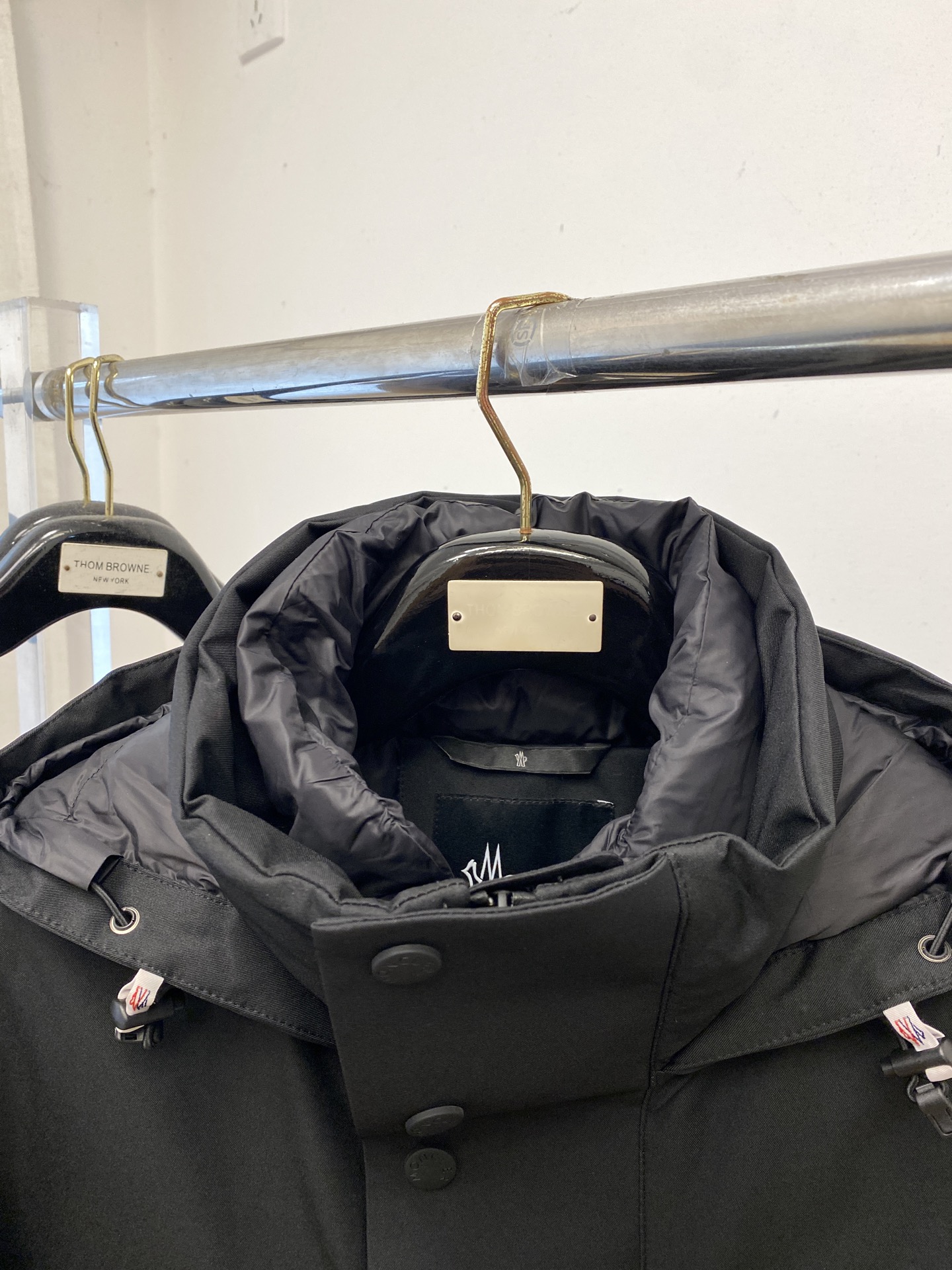 蒙口、2025最新款男士轻薄羽绒夹克、面料柔软舒适 ．上身版型超赞 ．拉链．辅料都是客供 、进口面料，轻