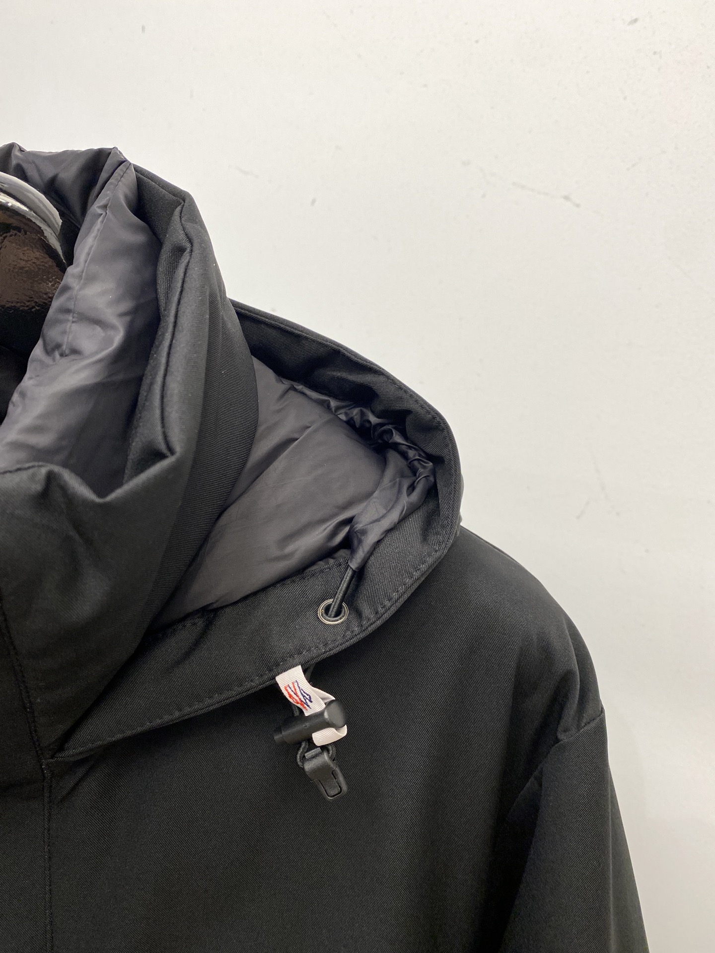 蒙口、2025最新款男士轻薄羽绒夹克、面料柔软舒适 ．上身版型超赞 ．拉链．辅料都是客供 、进口面料，轻