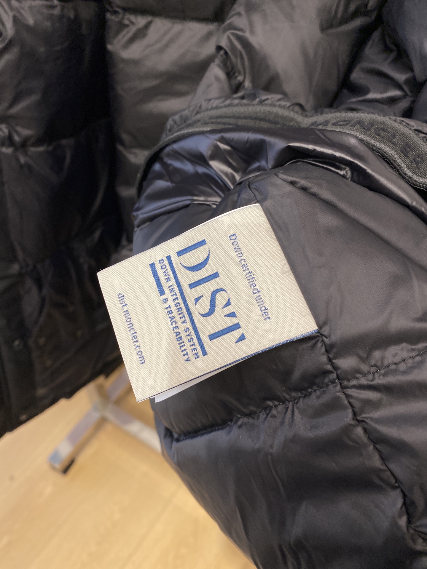 蒙口、2025最新款男士轻薄羽绒夹克、面料柔软舒适 ．上身版型超赞 ．拉链．辅料都是客供 、进口面料，轻