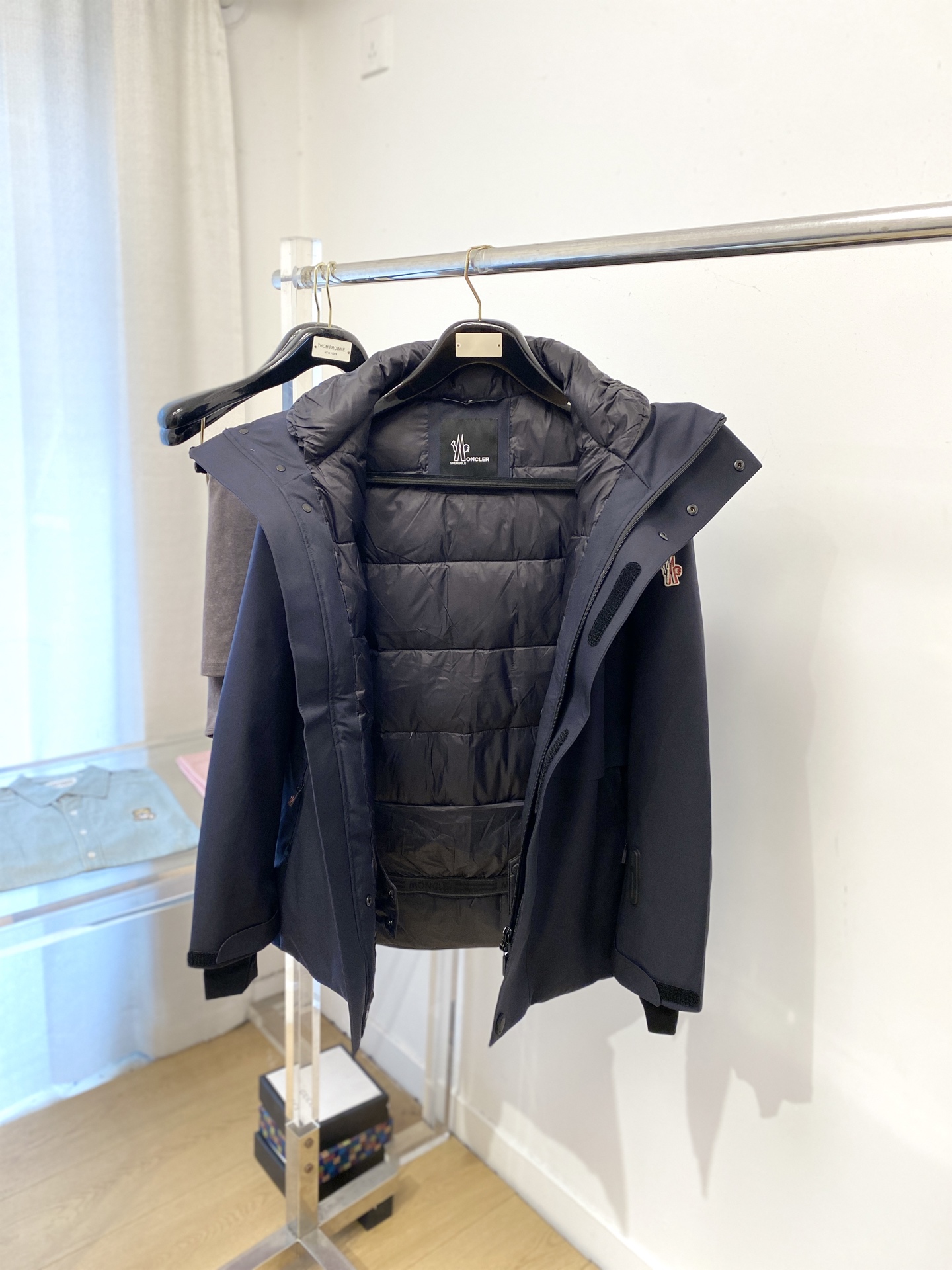 蒙口、2025最新款男士轻薄羽绒夹克、面料柔软舒适 ．上身版型超赞 ．拉链．辅料都是客供 、进口面料，轻