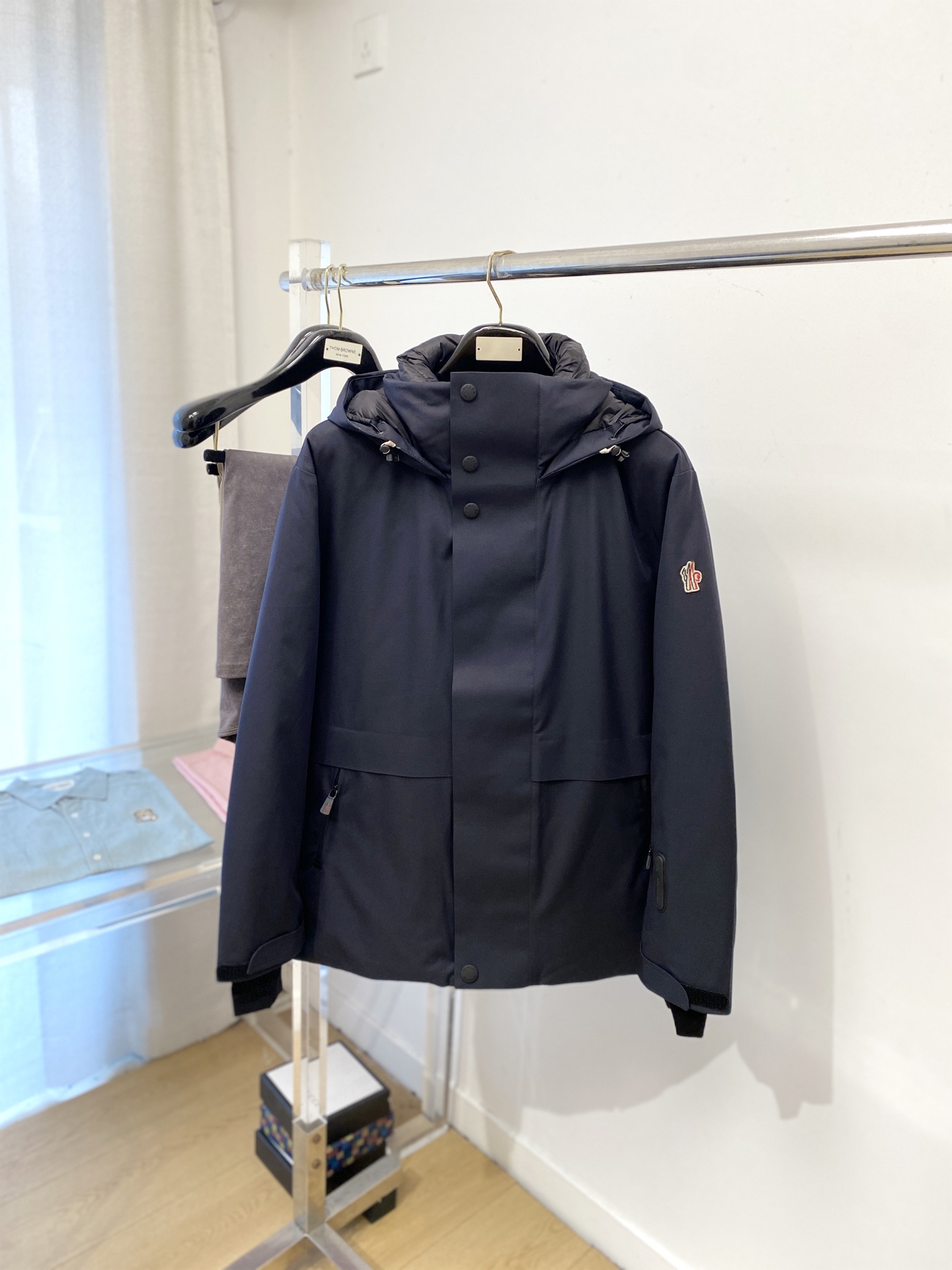 蒙口、2025最新款男士轻薄羽绒夹克、面料柔软舒适 ．上身版型超赞 ．拉链．辅料都是客供 、进口面料，轻