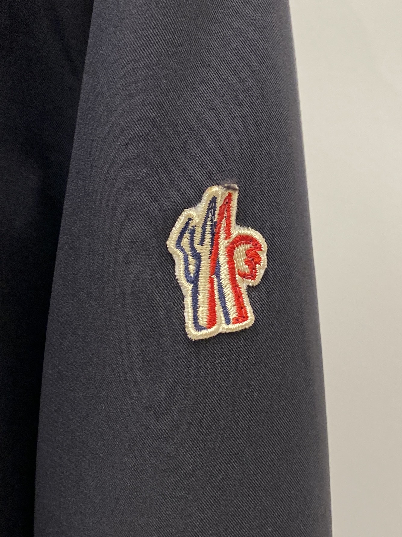 蒙口、2025最新款男士轻薄羽绒夹克、面料柔软舒适 ．上身版型超赞 ．拉链．辅料都是客供 、进口面料，轻