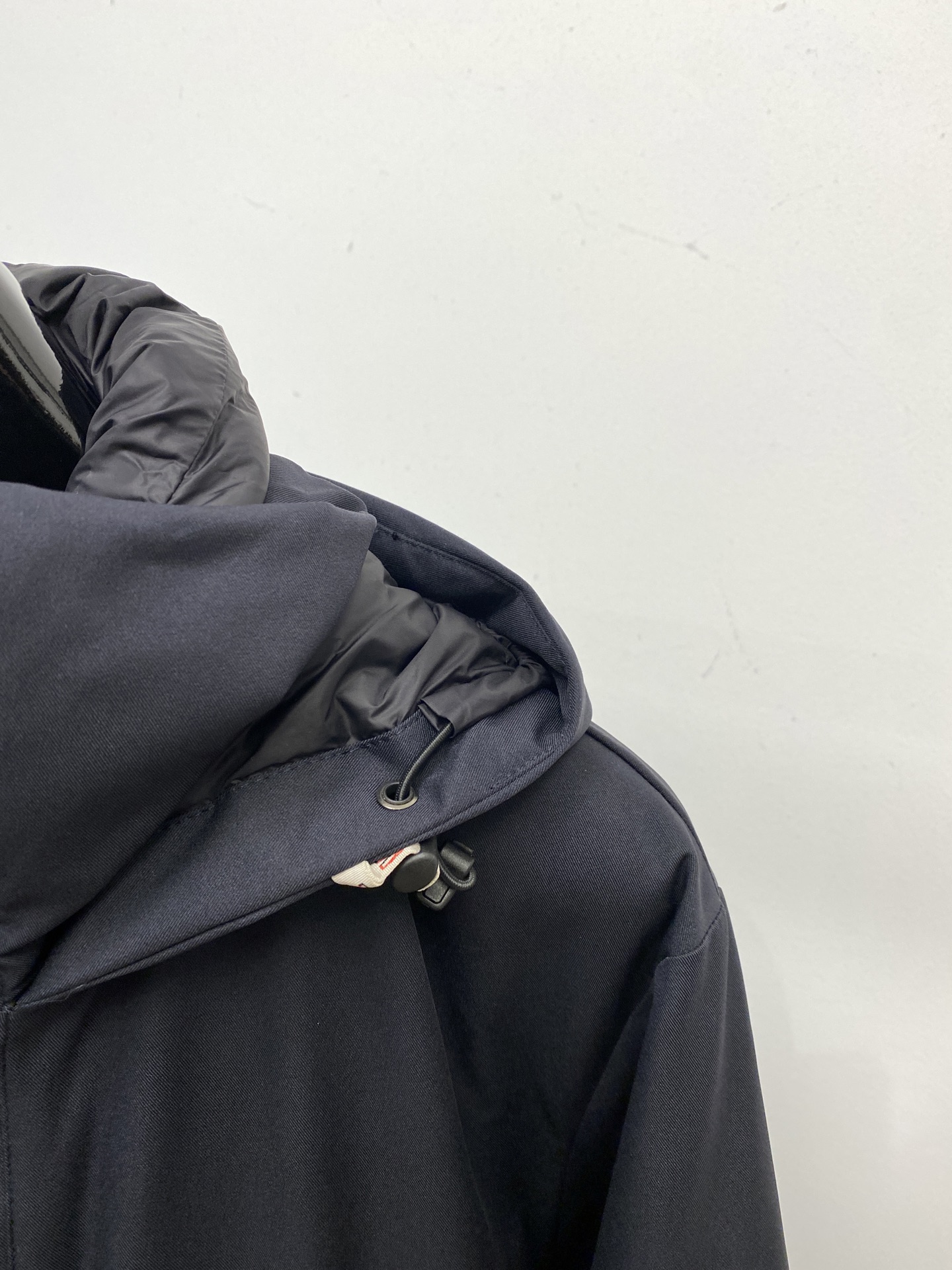 蒙口、2025最新款男士轻薄羽绒夹克、面料柔软舒适 ．上身版型超赞 ．拉链．辅料都是客供 、进口面料，轻