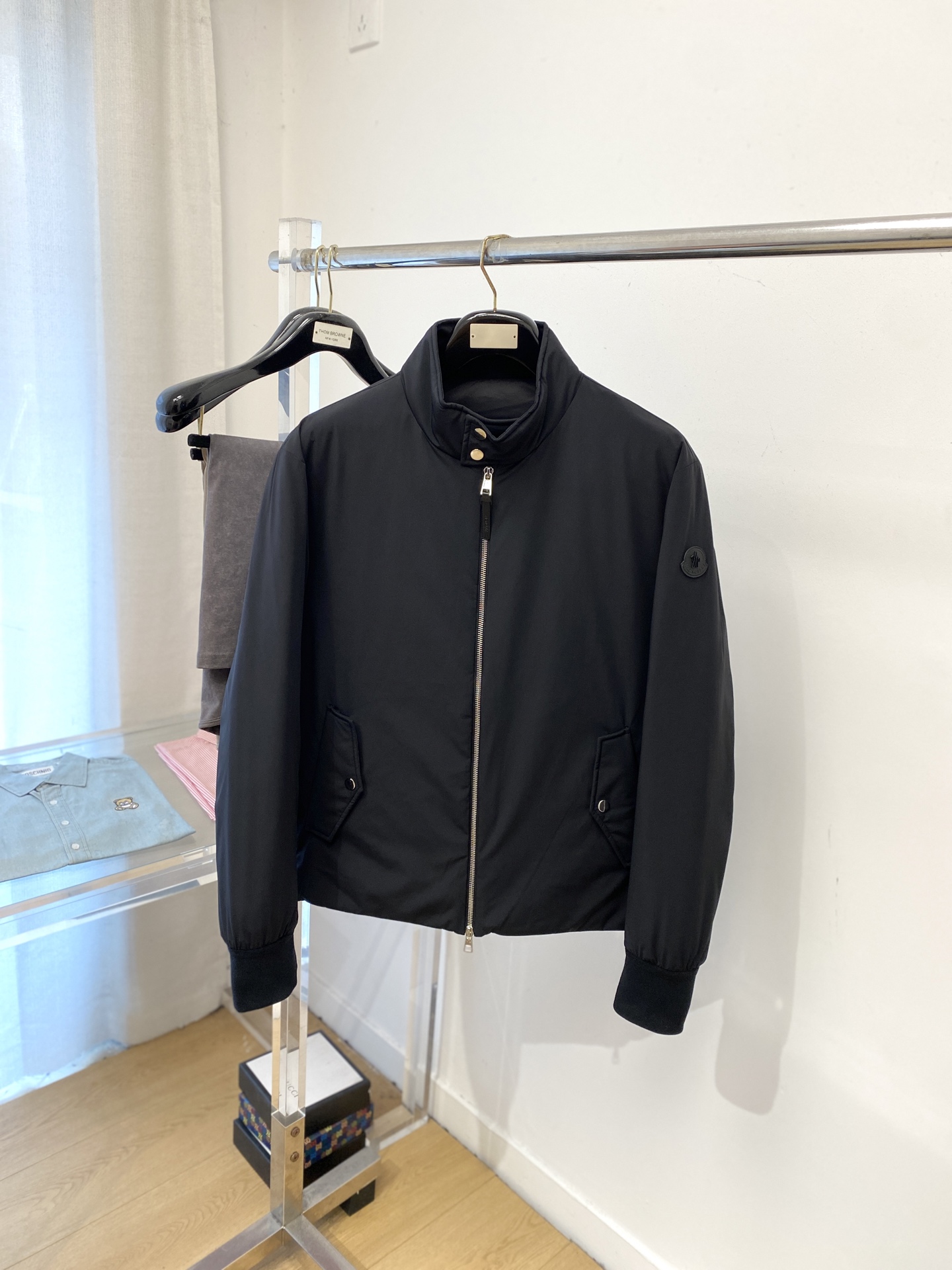 蒙口、2025最新款男士轻薄羽绒夹克、面料柔软舒适 ．上身版型超赞 ．拉链．辅料都是客供 、进口面料，轻