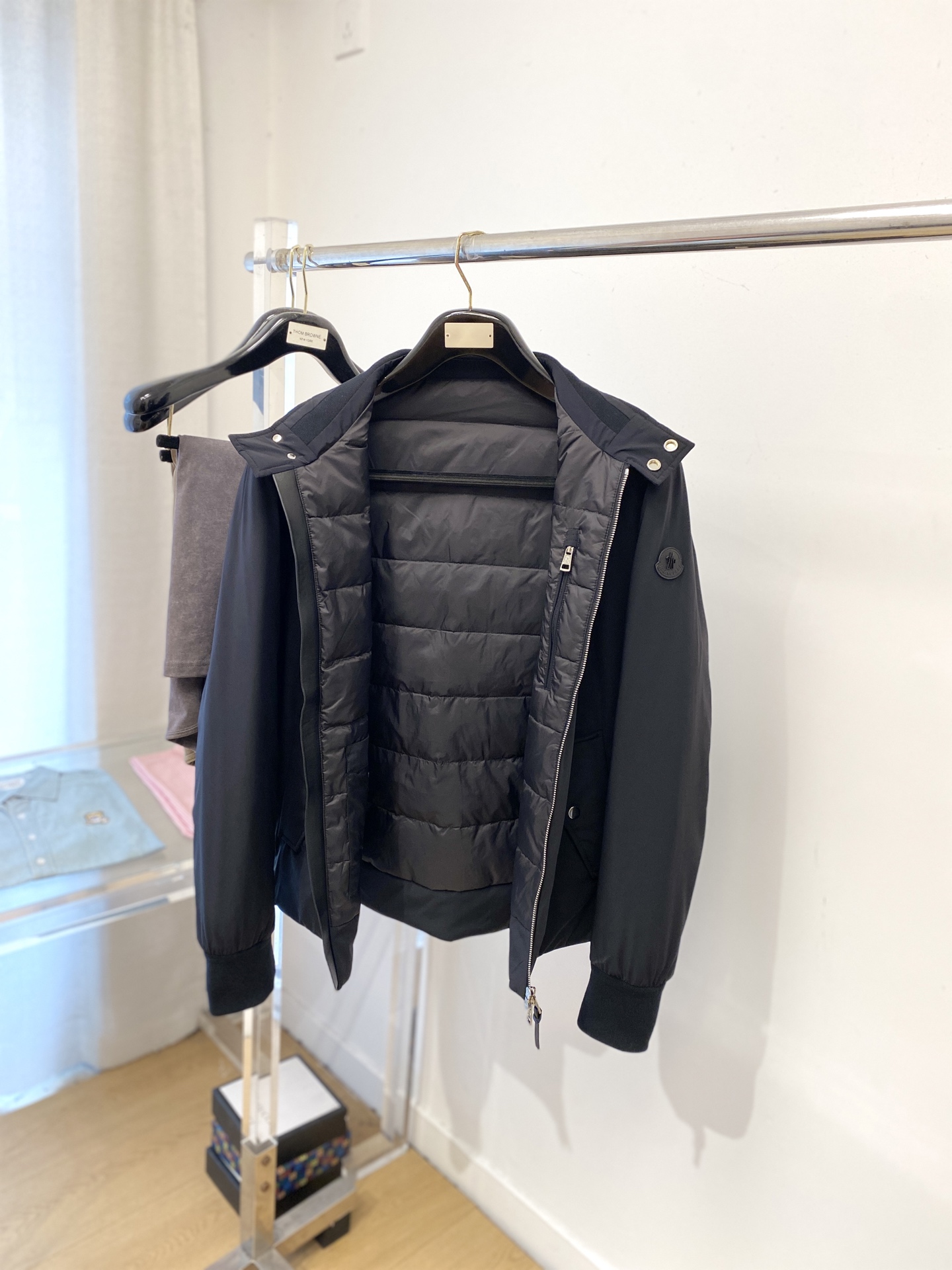 蒙口、2025最新款男士轻薄羽绒夹克、面料柔软舒适 ．上身版型超赞 ．拉链．辅料都是客供 、进口面料，轻