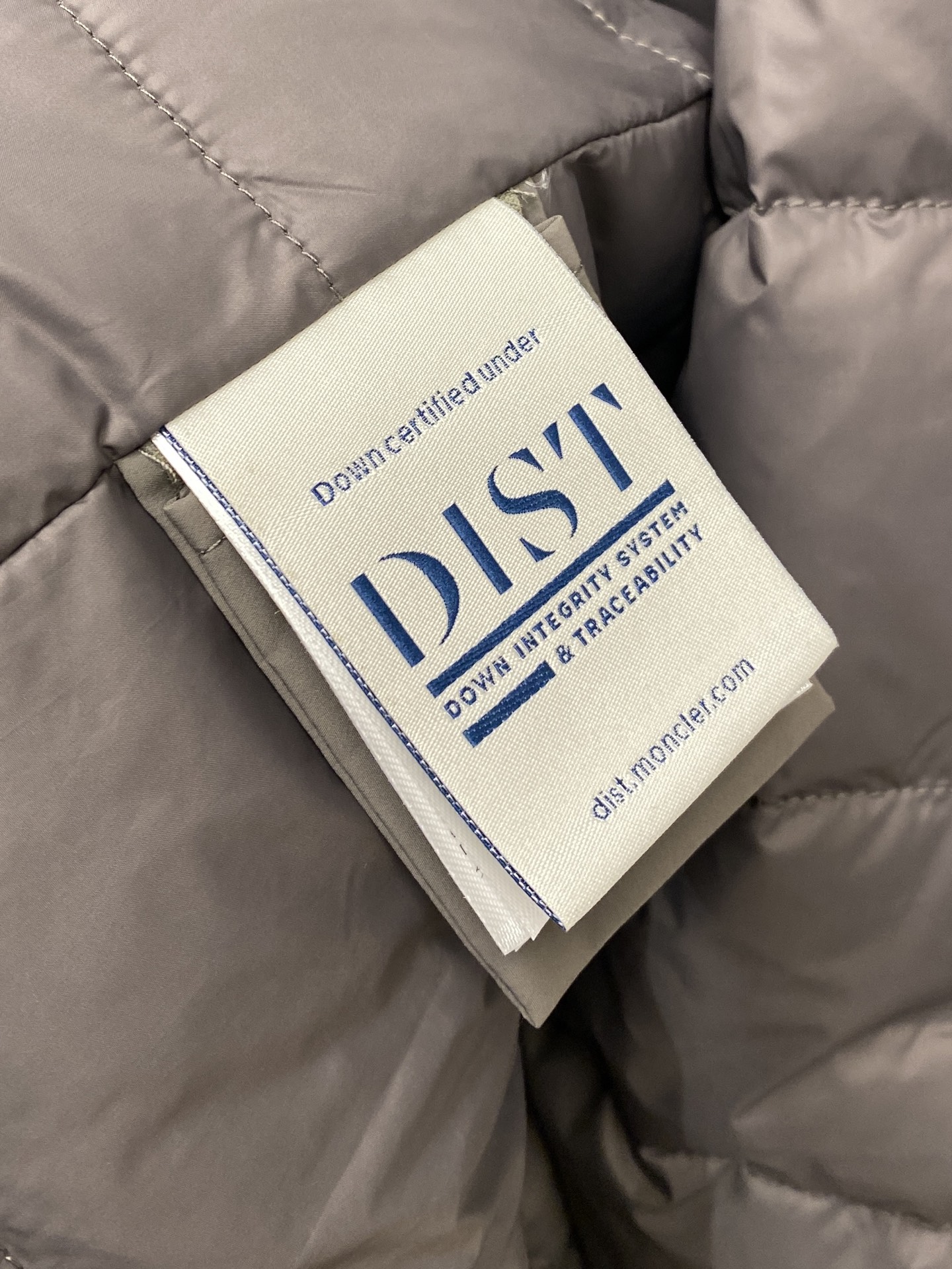 蒙口、2025最新款男士轻薄羽绒夹克、面料柔软舒适 ．上身版型超赞 ．拉链．辅料都是客供 、进口面料，轻