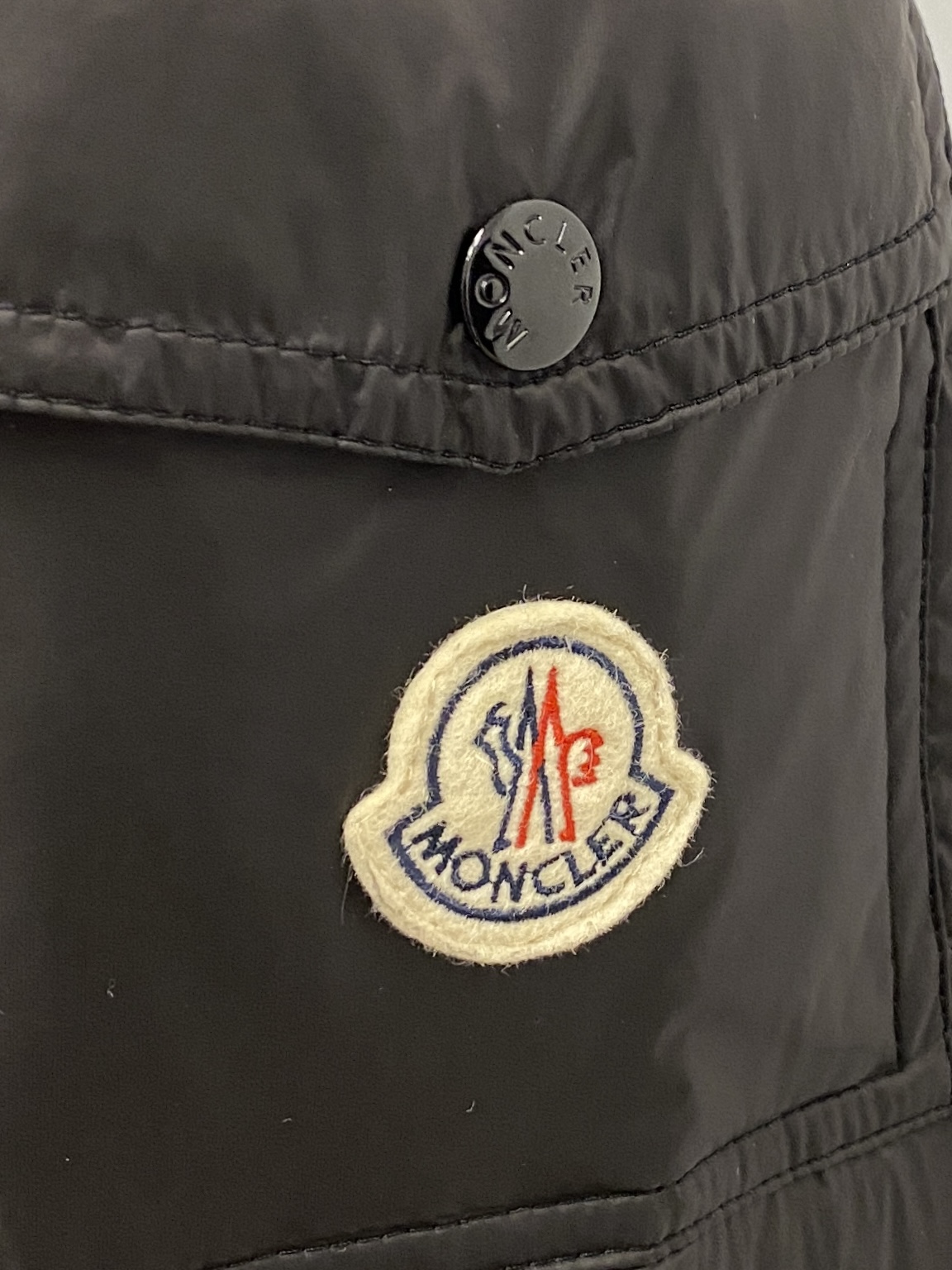 蒙口、2025最新款男士轻薄羽绒服、面料柔软舒适 ．上身版型超赞 ．拉链．辅料都是客供 、进口面料，轻便