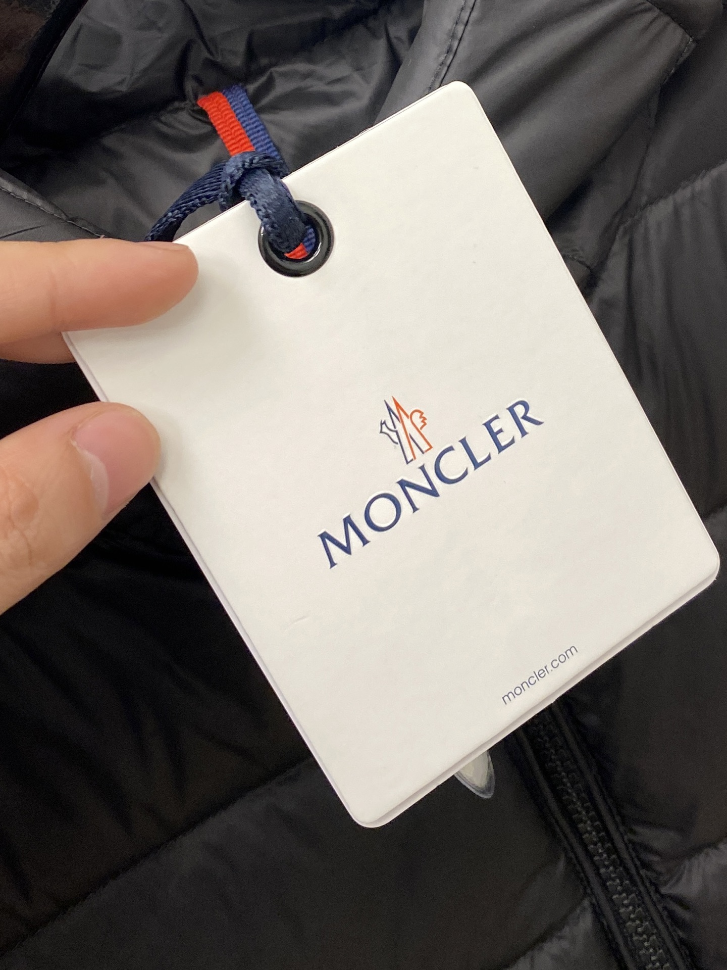 蒙口、2025最新款男士轻薄羽绒服、面料柔软舒适 ．上身版型超赞 ．拉链．辅料都是客供 、进口面料，轻便