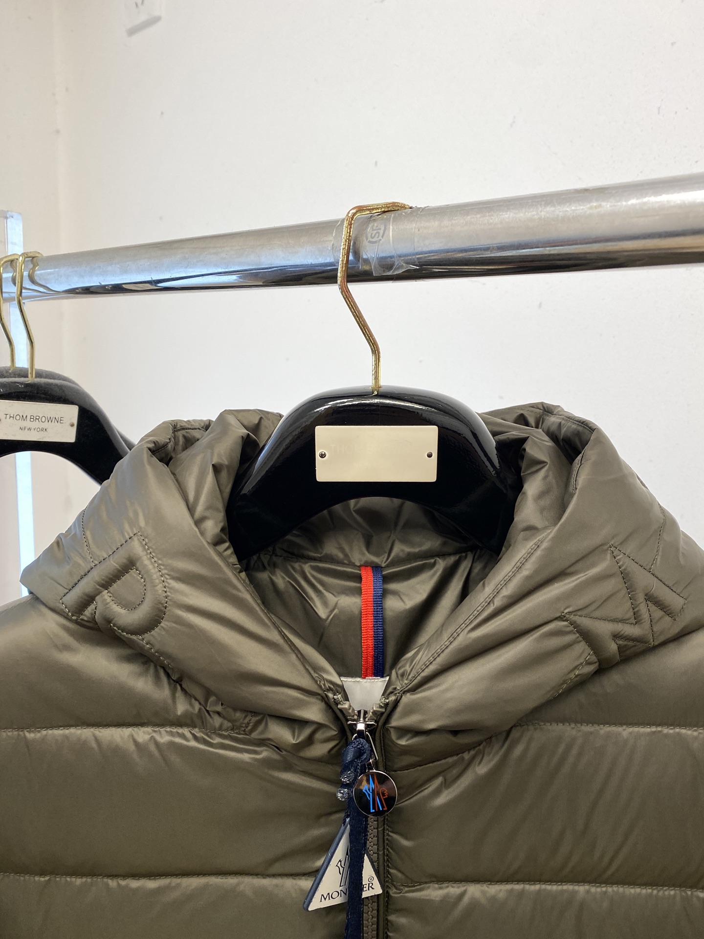 蒙口、2025最新款男士轻薄羽绒服、面料柔软舒适 ．上身版型超赞 ．拉链．辅料都是客供 、进口面料，轻便