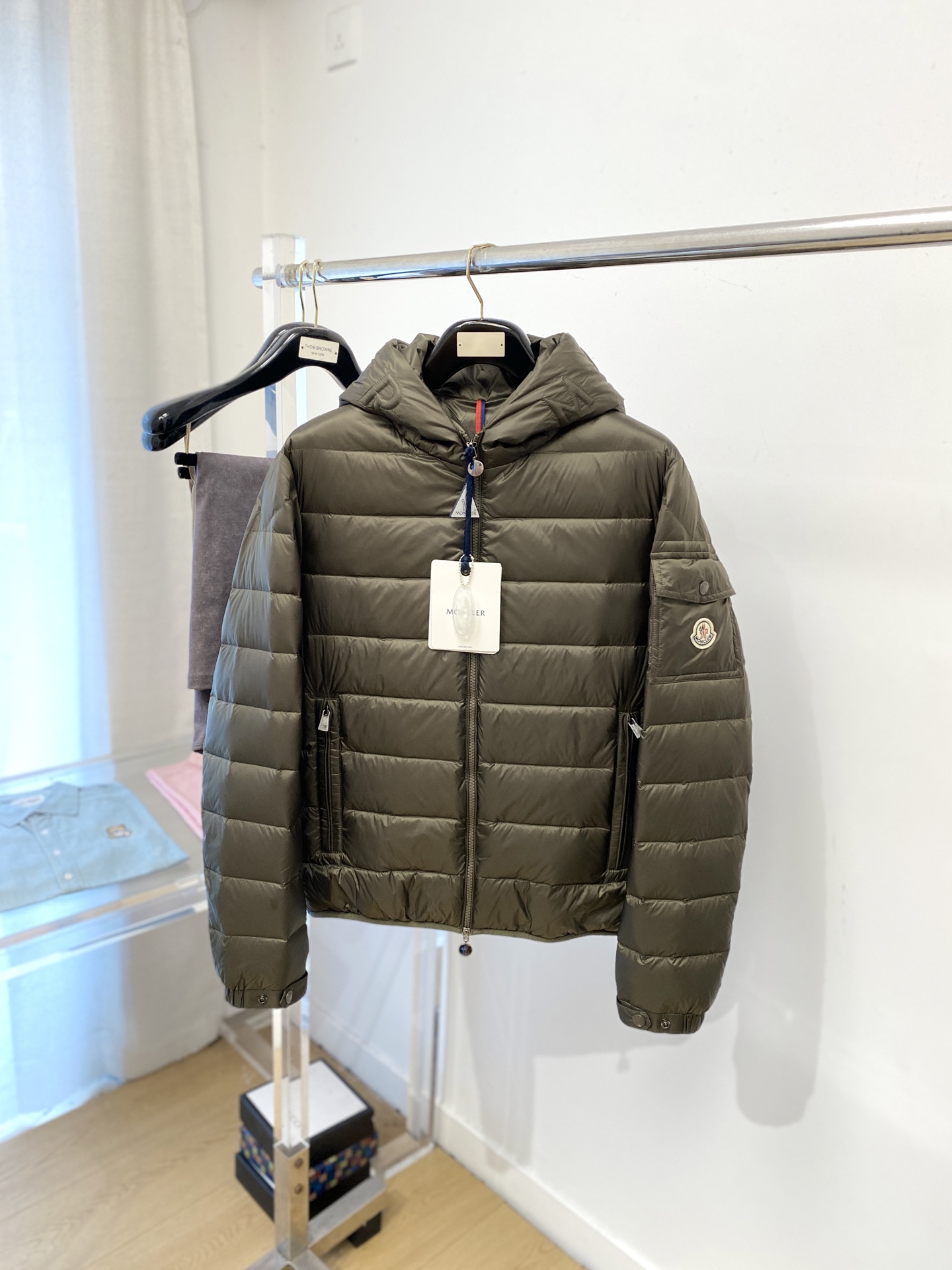 蒙口、2025最新款男士轻薄羽绒服、面料柔软舒适 ．上身版型超赞 ．拉链．辅料都是客供 、进口面料，轻便