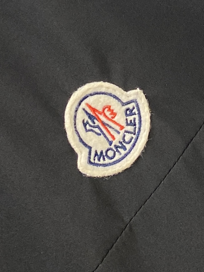 蒙口、2025最新款男士轻薄羽绒夹克、面料柔软舒适 ．上身版型超赞 ．拉链．辅料都是客供 、进口面料，轻