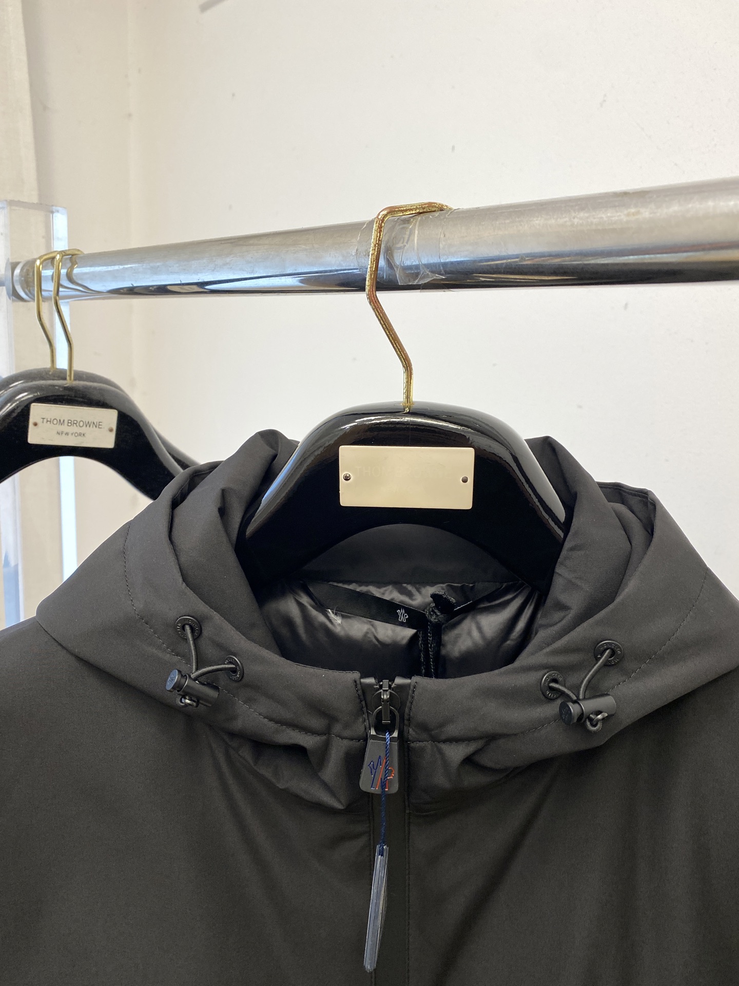 蒙口、2025最新款男士轻薄羽绒夹克、面料柔软舒适 ．上身版型超赞 ．拉链．辅料都是客供 、进口面料，轻