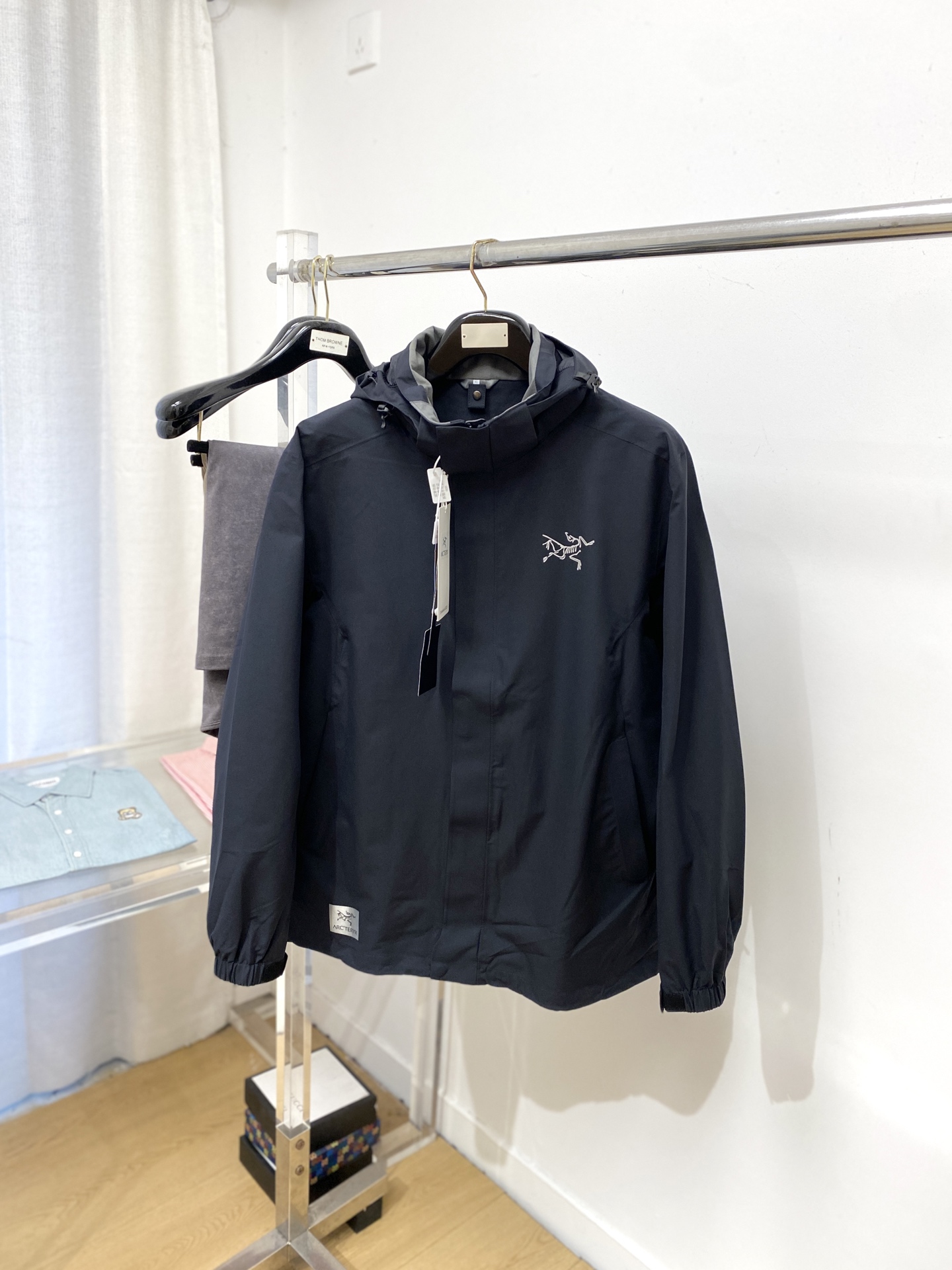 NO:601132,Arc'teryx, 2025 new jacket, fashionable and handsome, simple and versatile, top-notch rubber pattern logo on the chest, customized original fabric, not only crisp and trendy silhouette, but also comfortable to wear, more delicate yarn weaving, size M-3XL, arc'teryx, jackets & coats, jackets & coats, alexander wang19860909始祖鸟、2025新品夹克外套,时尚帅气,简约百搭款,胸前顶级印胶图案logo,定制原版面料,不仅挺括,保持潮流的廓形,又穿着舒适,纱织更细腻,码数M-3XL,arc'teryx,jackets & coats,jackets & coats,alexander wang,Men's clothing