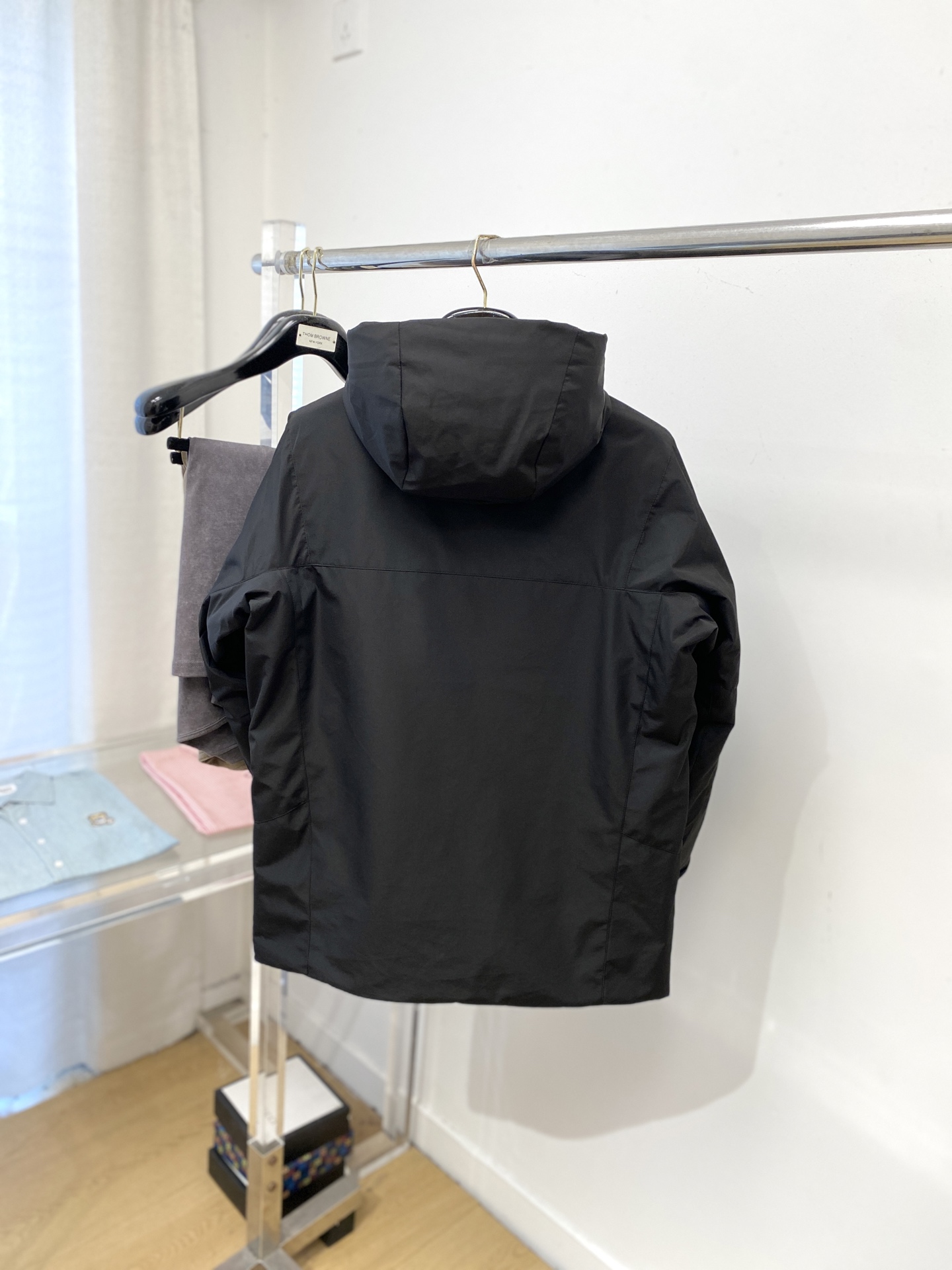 KAILAS 时尚潮牌、2025最新款男士轻薄羽绒夹克、面料柔软舒适 ．上身版型超赞 ．拉链．辅料都是客