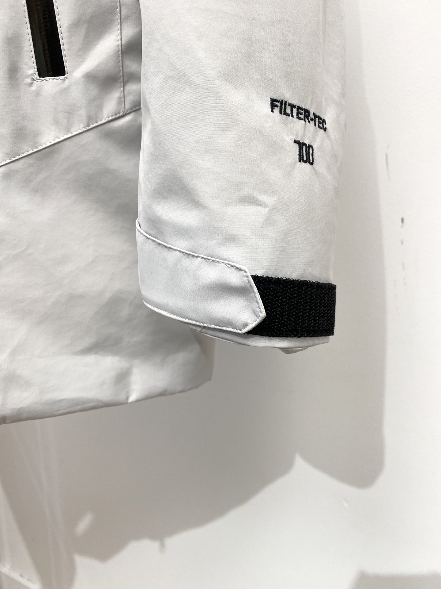 KAILAS 时尚潮牌、2025最新款男士轻薄羽绒夹克、面料柔软舒适 ．上身版型超赞 ．拉链．辅料都是客