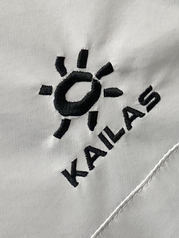 KAILAS 时尚潮牌、2025最新款男士轻薄羽绒夹克、面料柔软舒适 ．上身版型超赞 ．拉链．辅料都是客