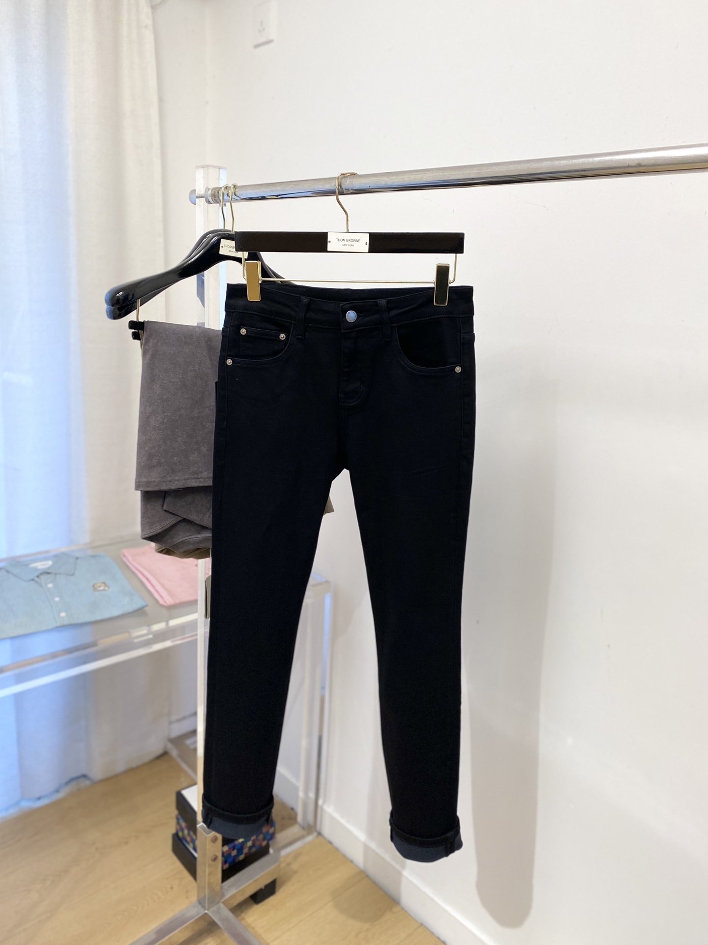 支持年后退换！ 普拉达、 2025最新品，专柜同步有售，原单狠货，水洗休闲牛仔裤，进口原版水洗弹力面料，