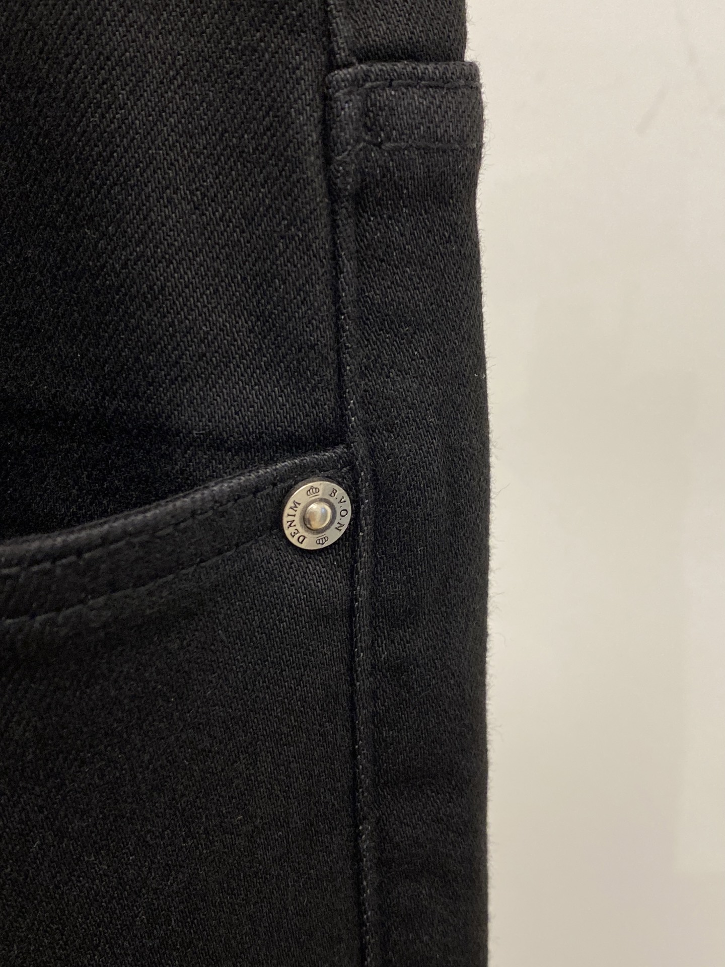 支持年后退换！ 普拉达、 2025最新品，专柜同步有售，原单狠货，水洗休闲牛仔裤，进口原版水洗弹力面料，