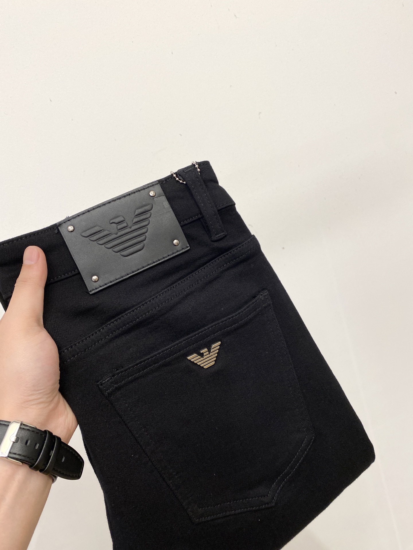 NO:691469,Armani, 2025 latest products, available at counters simultaneously, original goods, washed casual jeans, imported original washed stretch fabrics, comfortable and elastic, original hardware accessories decorated with logo, super correct version, extremely high grade, counter quality, fashionable and stylish upper body, code number 29-38,,armani,jeans,19860909阿玛尼、 2025最新品,专柜同步有售,原单狠货,水洗休闲牛仔裤,进口原版水洗弹力面料,舒适有弹性,原版五金辅料装饰logo,版型超正,档次极高,专柜品质,上身时尚有型,码数29-38,,armani,jeans,,Men's clothing