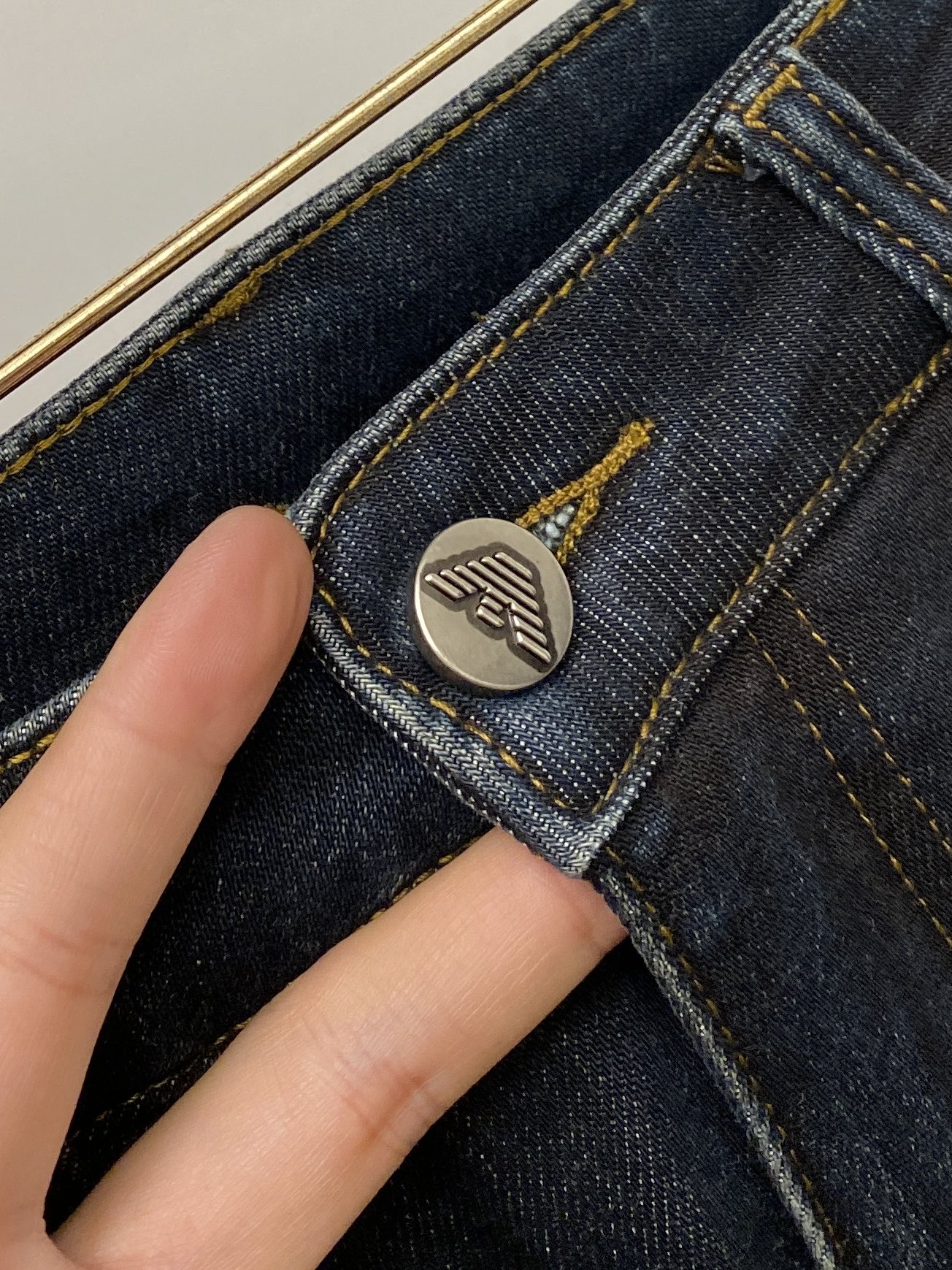 支持年后退换！ 阿玛尼、 2025最新品，专柜同步有售，原单狠货，水洗休闲牛仔裤，进口原版水洗弹力面料，