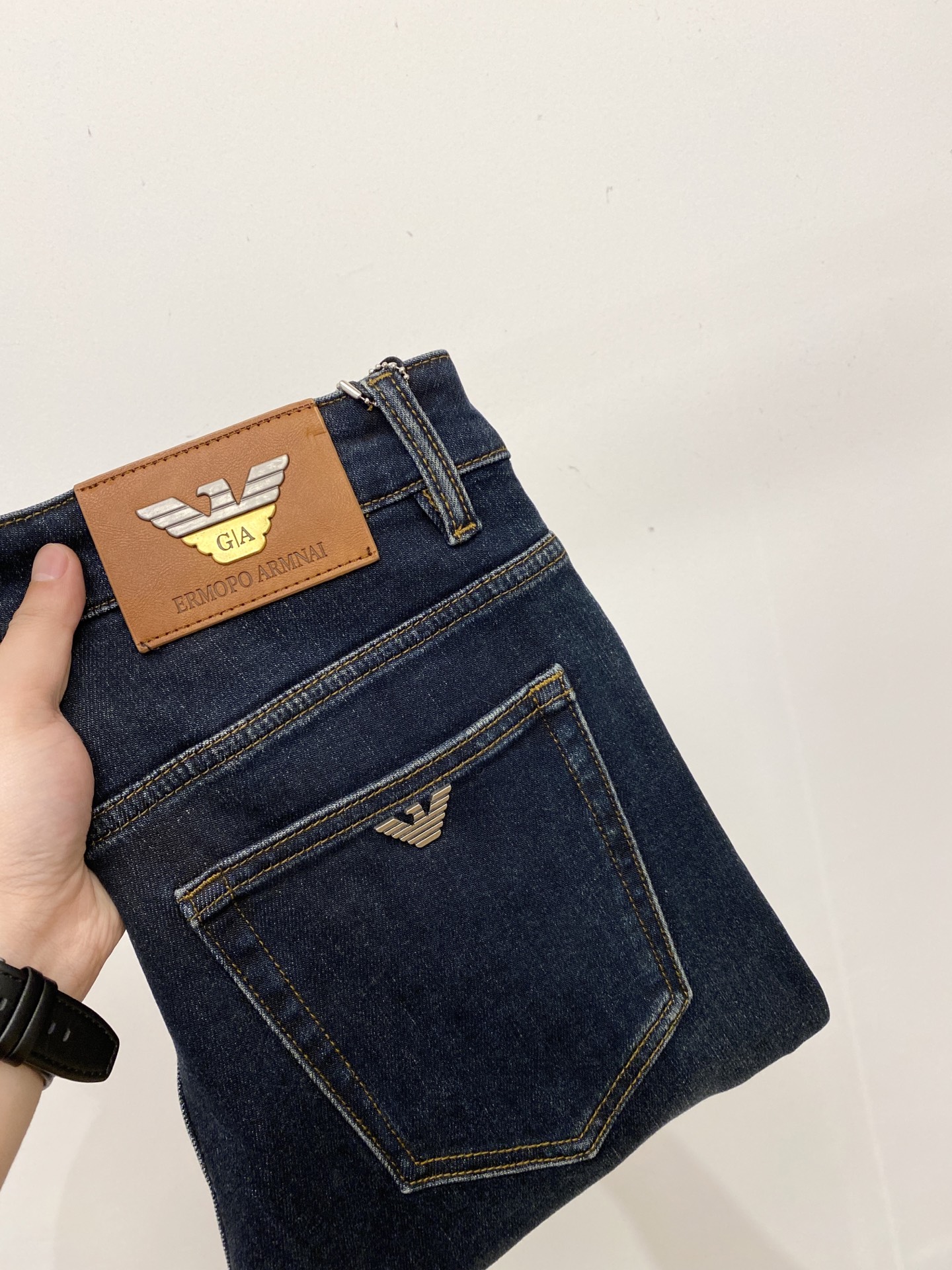 NO:691480,Armani, 2025 latest products, available at counters simultaneously, original goods, washed casual jeans, imported original washed stretch fabrics, comfortable and elastic, original hardware accessories decorated with logo, super correct version, extremely high grade, counter quality, fashionable and stylish upper body, code number 29-38,,armani,jeans,19860909阿玛尼、 2025最新品,专柜同步有售,原单狠货,水洗休闲牛仔裤,进口原版水洗弹力面料,舒适有弹性,原版五金辅料装饰logo,版型超正,档次极高,专柜品质,上身时尚有型,码数29-38,,armani,jeans,,Men's clothing