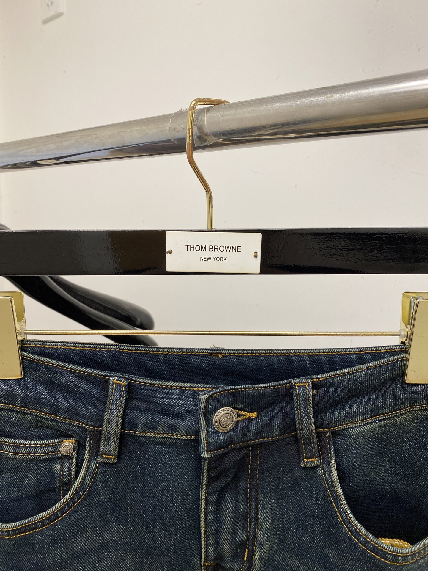 支持年后退换！ 普拉达、 2025最新品，专柜同步有售，原单狠货，水洗休闲牛仔裤，进口原版水洗弹力面料，