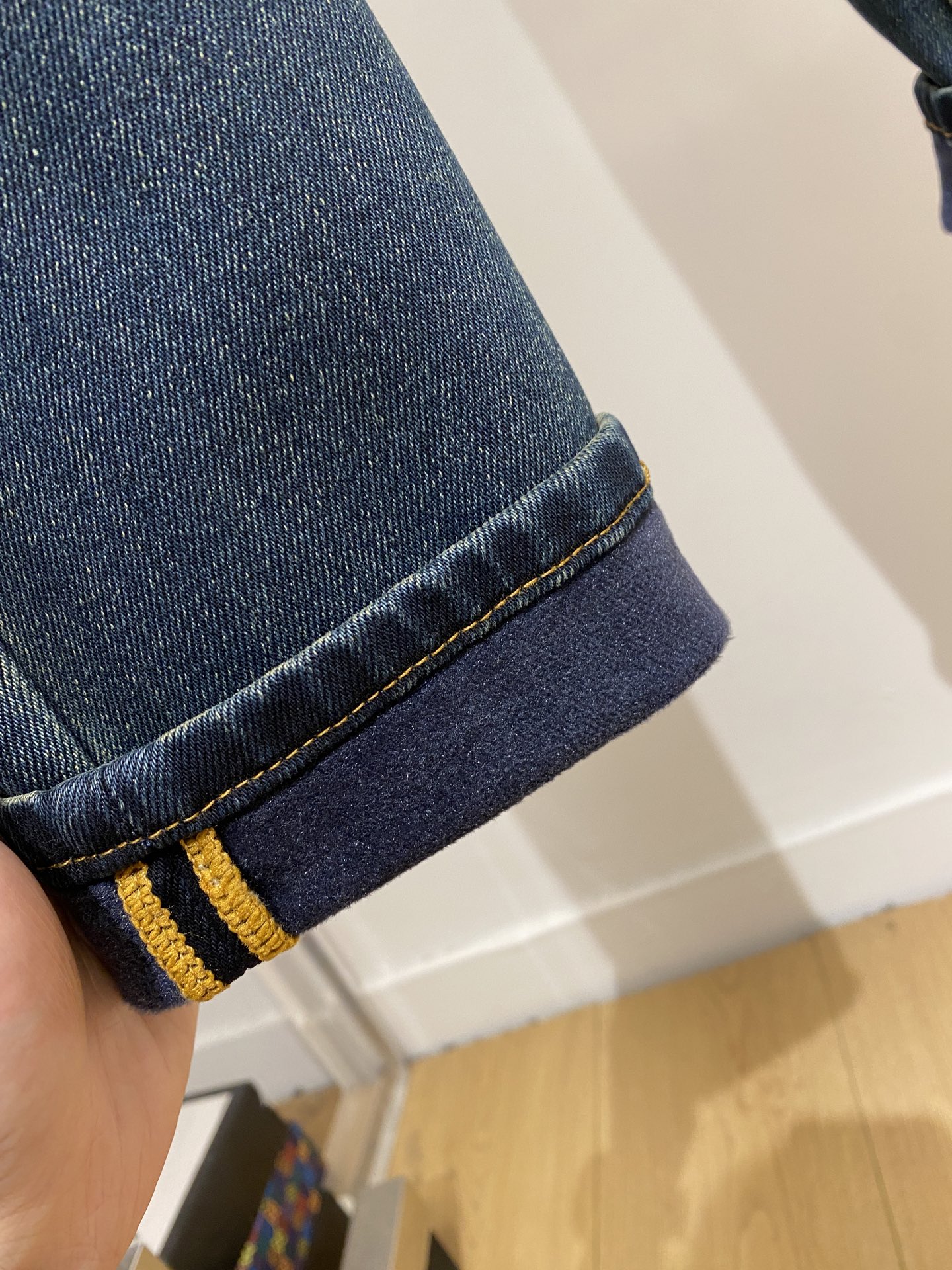 支持年后退换！ 普拉达、 2025最新品，专柜同步有售，原单狠货，水洗休闲牛仔裤，进口原版水洗弹力面料，