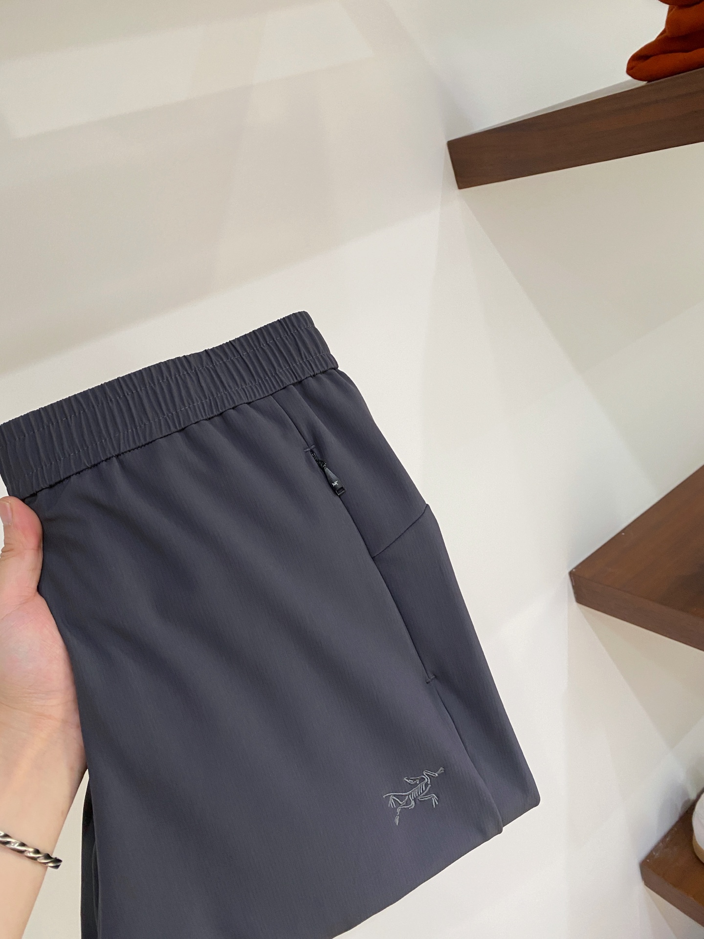 NO:609245,Arc'teryx, 2025 popular casual pants. High elasticity, slimming, simple and versatile, popular style. Fine workmanship, every stitch can be seen attentive. It is loved by many celebrities and Internet celebrities. It lengthens the body proportions!  Slightly elastic ^_^ Comfortable fabric Details Body size M-3XL Buy now, arc'teryx, alexander wang19860909始祖鸟、2025爆款休闲裤 高弹显瘦必爆简约百搭爆款,做工精细,每一针都看得到用心,超多明星网红最爱 拉长身材比例哦！微弹 ^_^舒适面料 细节体码数M-3XL 立即抢购,arc'teryx,alexander wang,Men's clothing