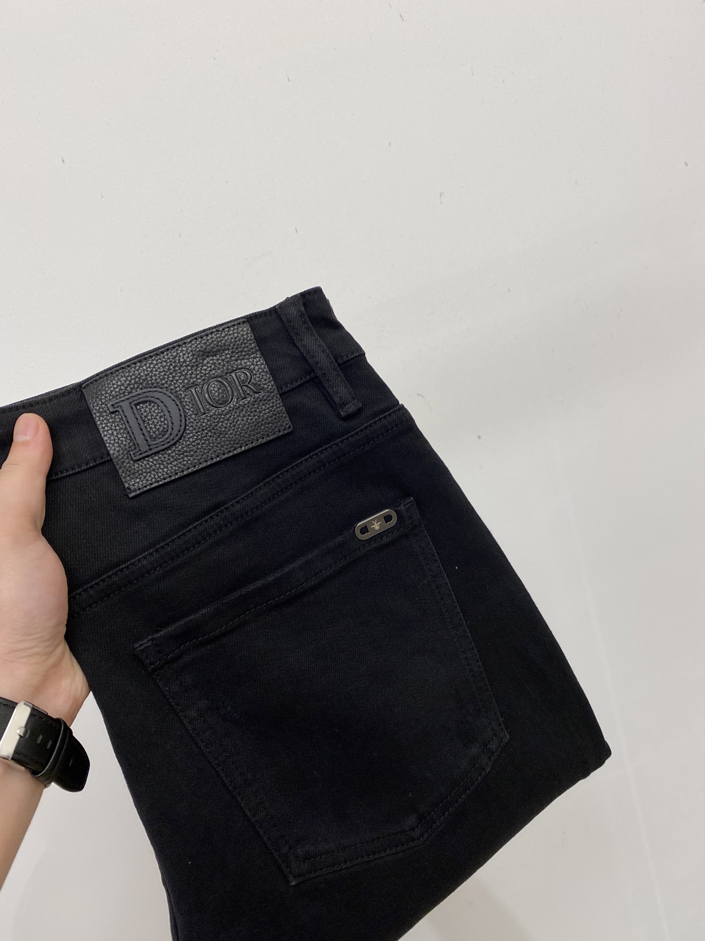 NO:609283,Dior, 2025 latest products, available at counters simultaneously, original goods, washed casual jeans, imported original washed stretch fabrics, comfortable and elastic, original hardware accessories decorated with logo, super correct version, extremely high grade, counter quality, fashionable and stylish upper body, size 30-38,, dior, jeans, alexander wang19860909迪奥、 2025最新品,专柜同步有售,原单狠货,水洗休闲牛仔裤,进口原版水洗弹力面料,舒适有弹性,原版五金辅料装饰logo,版型超正,档次极高,专柜品质,上身时尚有型,码数30-38,,dior,jeans,alexander wang,Men's clothing