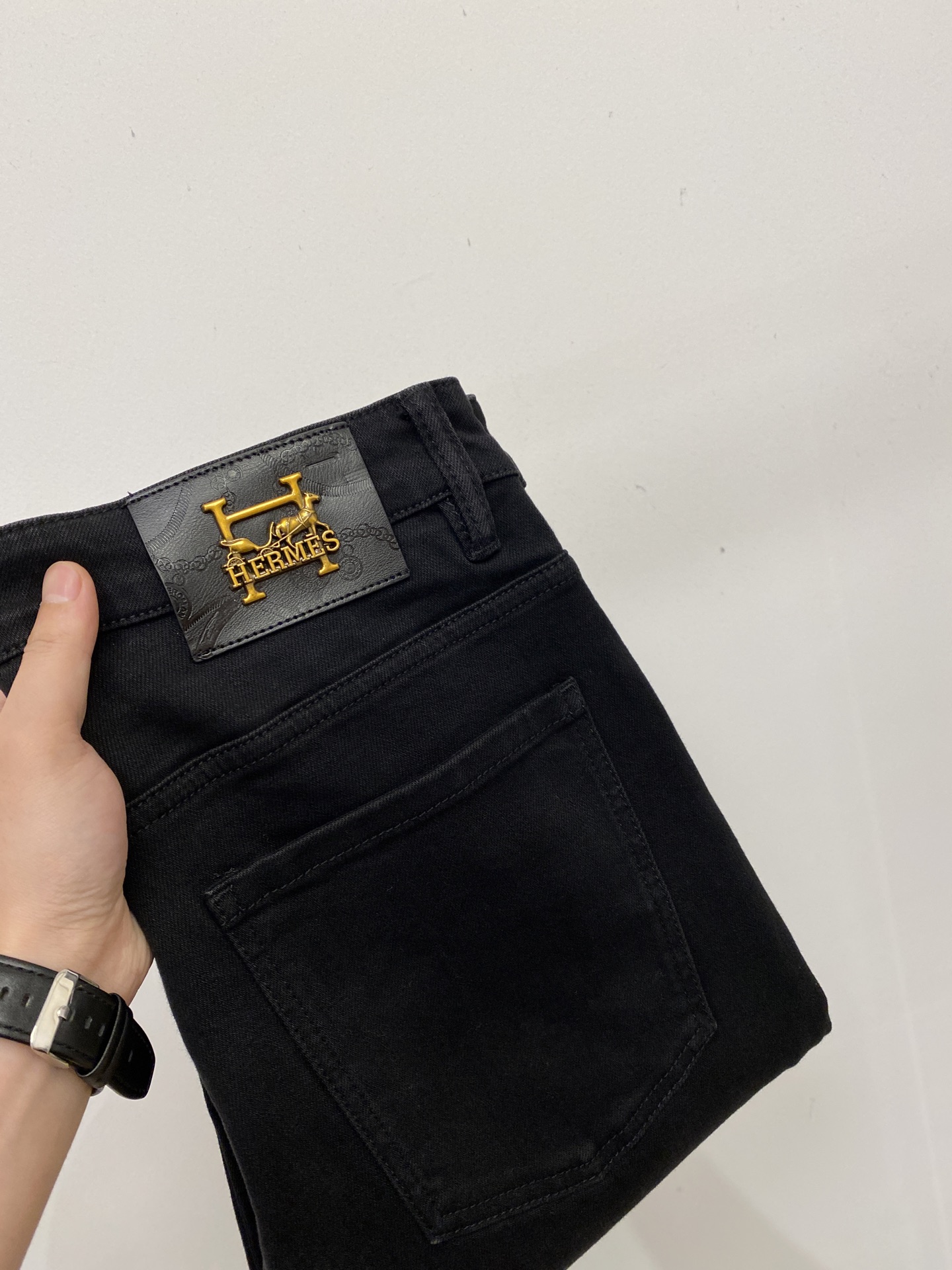 NO:609277,Hermes, 2025 latest products, available at counters simultaneously, original goods, washed casual jeans, imported original washed stretch fabrics, comfortable and elastic, original hardware accessories decorated with logo, super correct version, extremely high grade, counter quality, fashionable and stylish upper body, size 30-38,, hermes,jeans,alexander wang19860909爱马仕、 2025最新品,专柜同步有售,原单狠货,水洗休闲牛仔裤,进口原版水洗弹力面料,舒适有弹性,原版五金辅料装饰logo,版型超正,档次极高,专柜品质,上身时尚有型,码数30-38,,hermes,jeans,alexander wang,Men's clothing