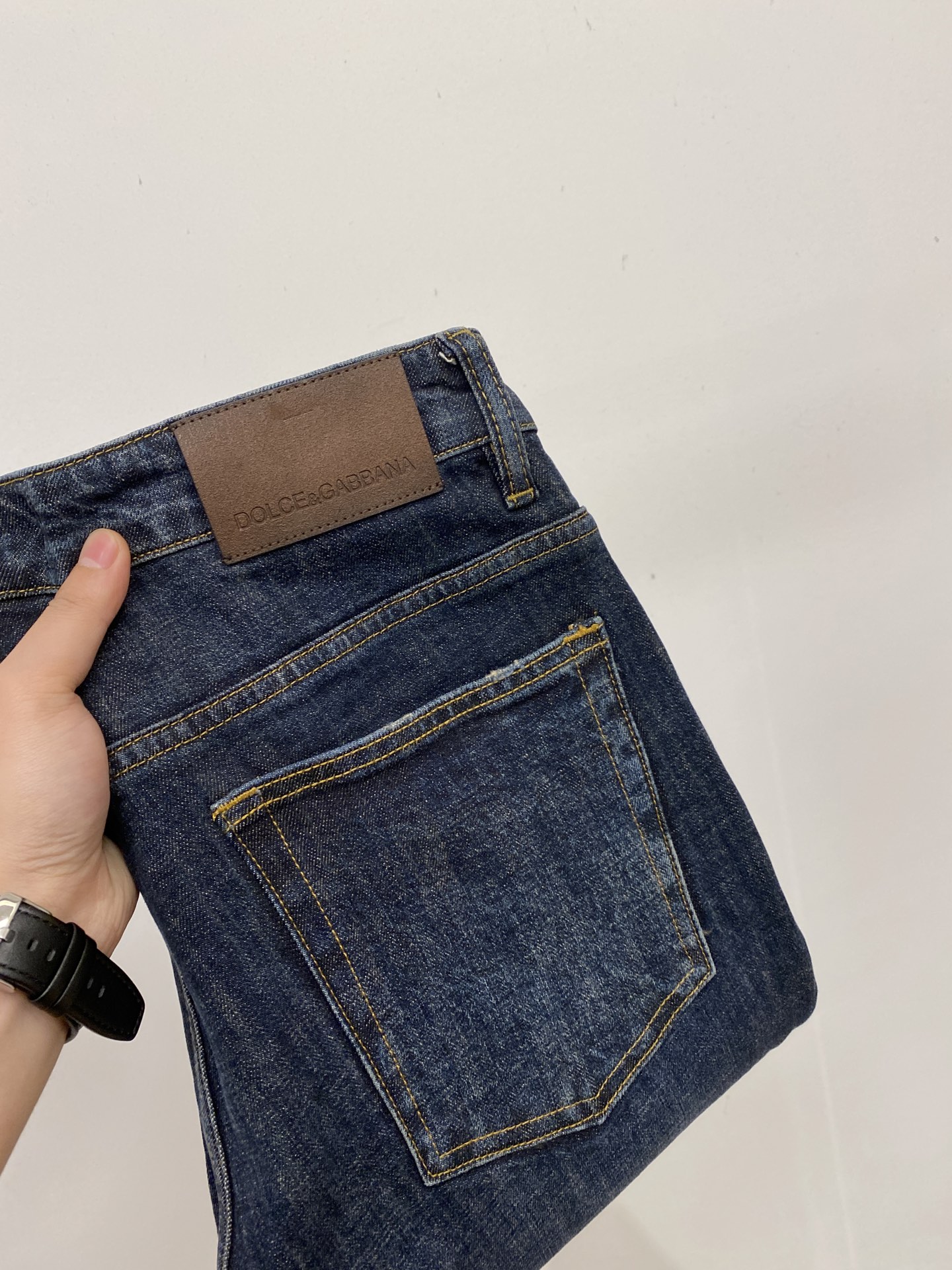 NO:609271,DG, 2025 latest products, available at counters simultaneously, original goods, washed casual jeans, imported original washed stretch fabrics, comfortable and elastic, original hardware accessories decorated with logo, super correct version, extremely high grade, counter quality, fashionable and stylish upper body, size 30-38, jeans, alexander wang19860909DG、 2025最新品,专柜同步有售,原单狠货,水洗休闲牛仔裤,进口原版水洗弹力面料,舒适有弹性,原版五金辅料装饰logo,版型超正,档次极高,专柜品质,上身时尚有型,码数30-38,,jeans,alexander wang,Men's clothing