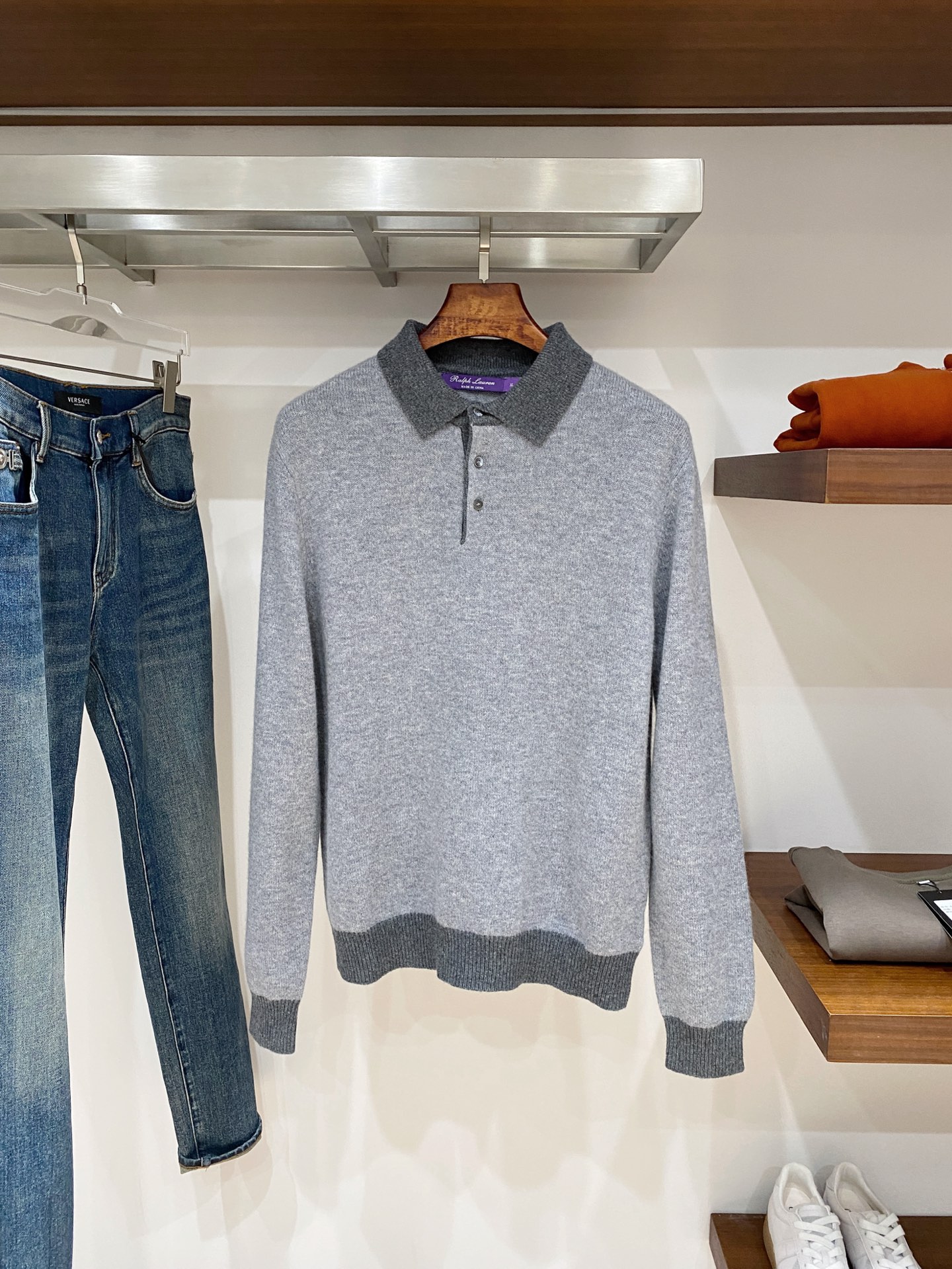 NO:606816,LP, 2025 new wool sweaters have a delicate and soft feel that can be directly contacted with the skin, allowing the warm yarn to change into a delicate texture. The top-notch craftsmanship is very distinctive and colorful, and the style is simple, elegant and exquisite. The three-dimensional tailoring design makes the entire sweater upper body full of youthful vitality and vitality. It is recommended to be a must-have for autumn and winter. Sizes M-3XL, loro piana, sweaters, alexander wang19860909LP、2025新品羊毛衣衣 具有手感细腻柔软,可直接与肌肤接触,让暖心的纱线变化出细腻的质感,顶级工艺极具特色出彩,款式简约大方精美 立体剪裁的版型设计,让整款毛衣上身尽显青春活力和朝气,推荐款秋冬季穿搭必备.尺码M-3XL,,loro piana,sweaters,alexander wang,Men's clothing