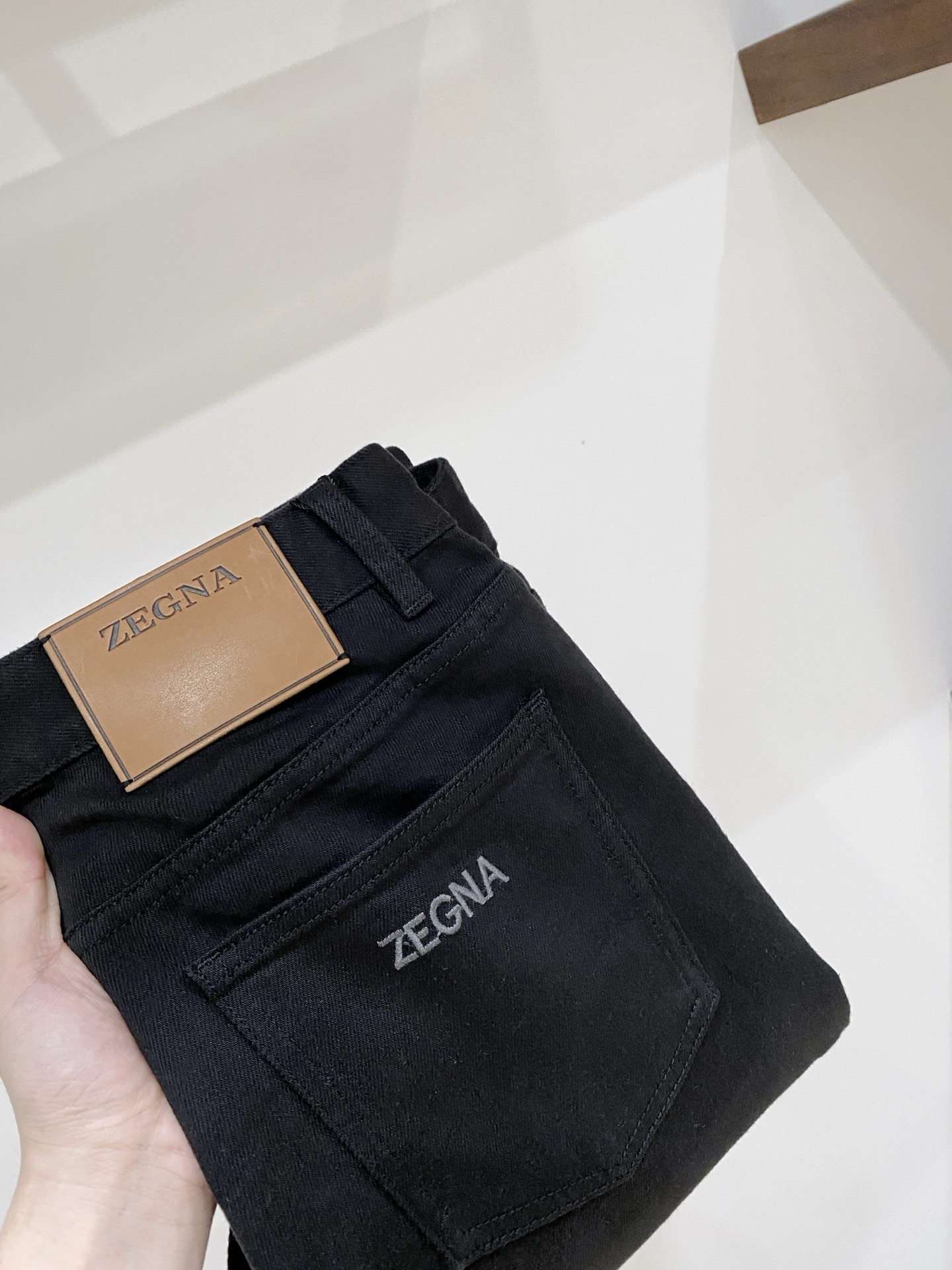 NO:606711,Zegna, 2025 latest products, available at counters simultaneously, original goods, washed casual jeans, imported original washed stretch fabrics, comfortable and elastic, original hardware accessories decorated with logo, super correct version, extremely high grade, counter quality, fashionable upper body, size 29-36, buy now,,zegna,jeans,alexander wang19860909杰尼亚、2025最新品,专柜同步有售,原单狠货,水洗休闲牛仔裤,进口原版水洗弹力面料,舒适有弹性,原版五金辅料装饰logo,版型超正,档次极高,专柜品质,上身时尚有型,码数29-36 立即抢购,,zegna,jeans,alexander wang,Men's clothing