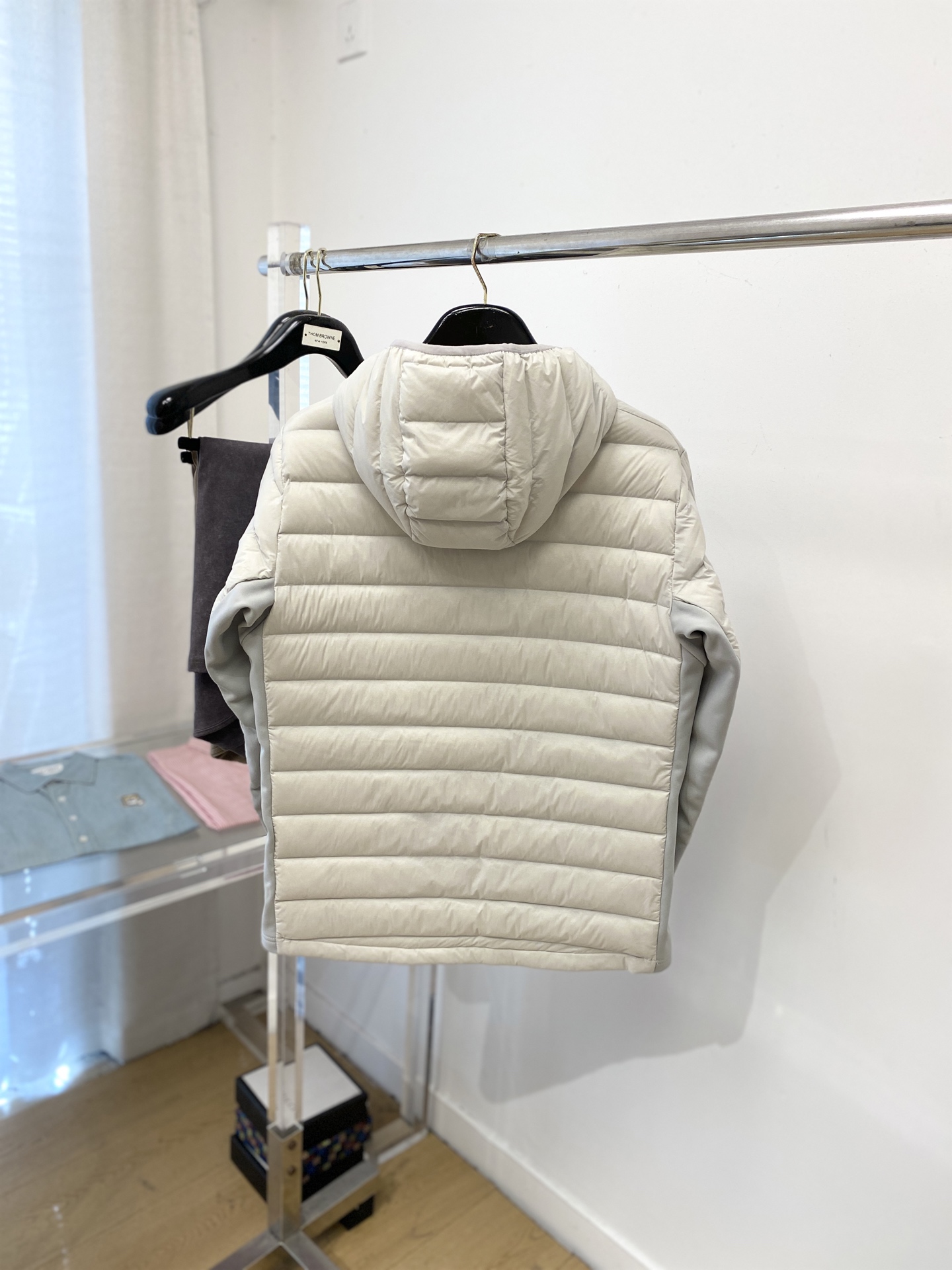 KAILAS 时尚潮牌、2025最新款男士轻薄羽绒服、面料柔软舒适 ．上身版型超赞 ．拉链．辅料都是客供