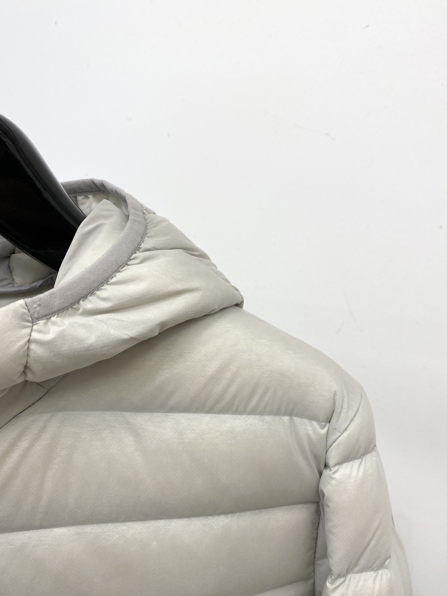 KAILAS 时尚潮牌、2025最新款男士轻薄羽绒服、面料柔软舒适 ．上身版型超赞 ．拉链．辅料都是客供