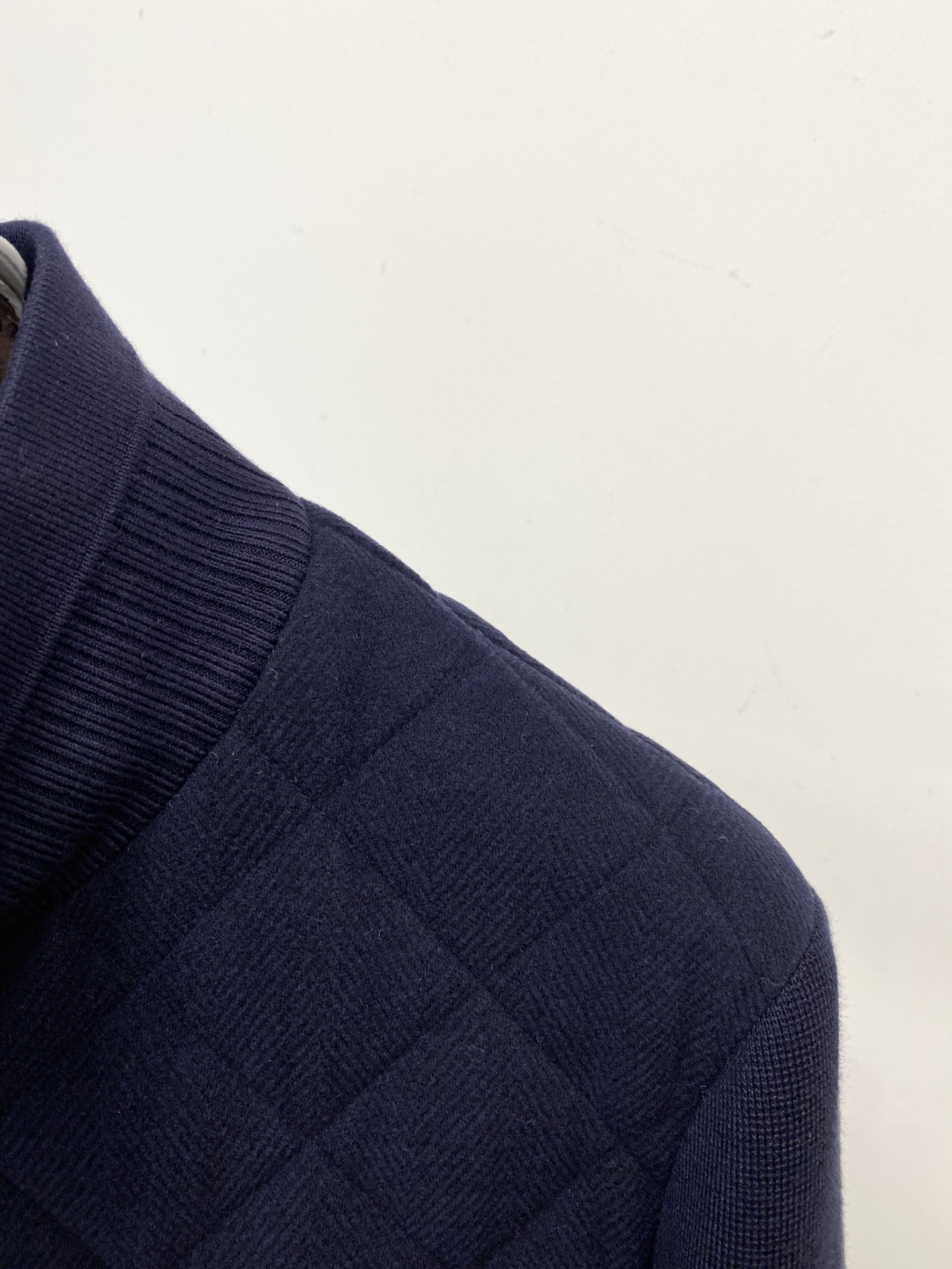 ￼ 杰尼亚、2025新品针织夹克外套，时尚帅气，简约百搭款，定制原版面料，不仅挺括，保持潮流的廓形，又穿