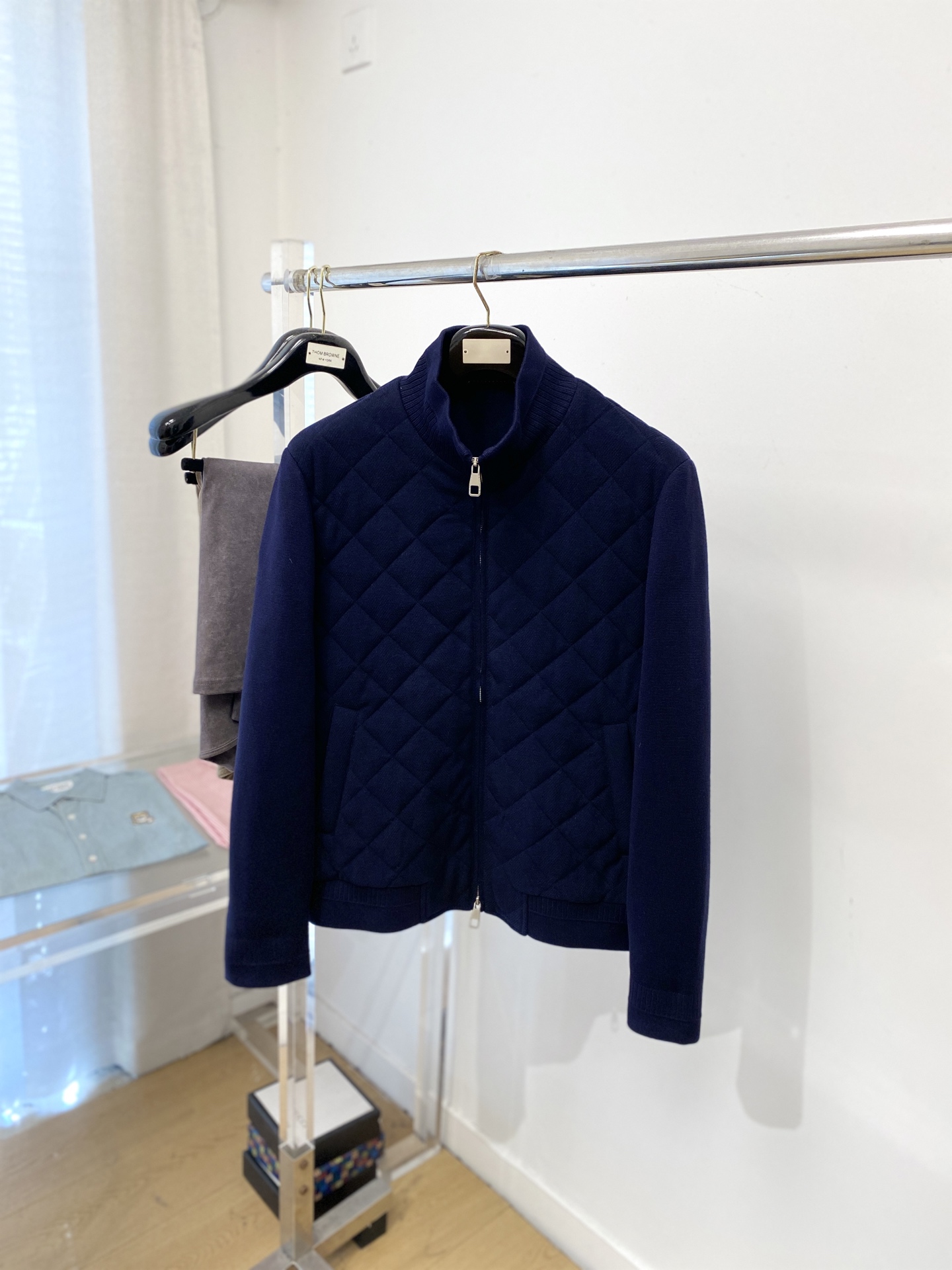 ￼ 杰尼亚、2025新品针织夹克外套，时尚帅气，简约百搭款，定制原版面料，不仅挺括，保持潮流的廓形，又穿