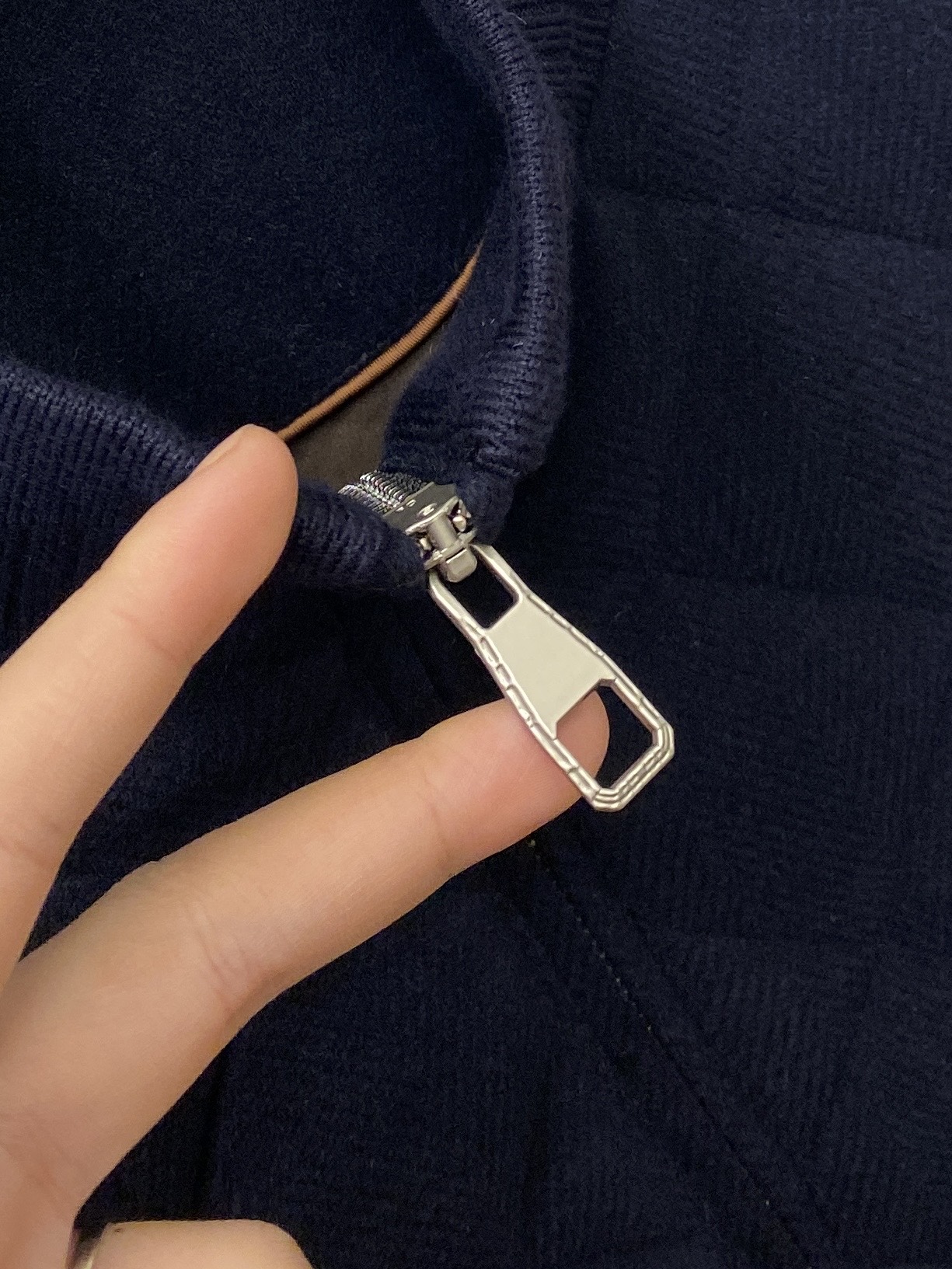 ￼ 杰尼亚、2025新品针织夹克外套，时尚帅气，简约百搭款，定制原版面料，不仅挺括，保持潮流的廓形，又穿