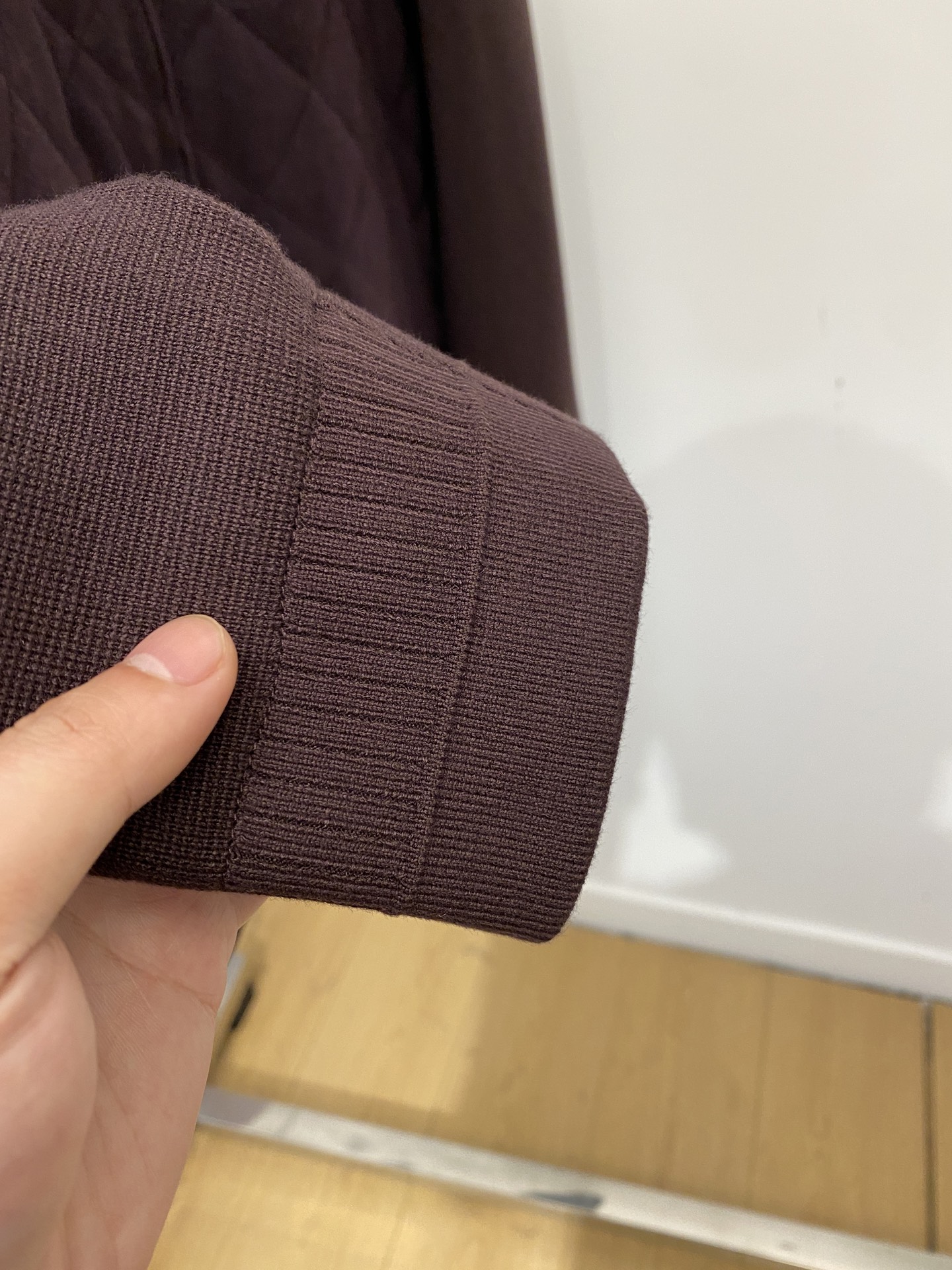 ￼ 杰尼亚、2025新品针织夹克外套，时尚帅气，简约百搭款，定制原版面料，不仅挺括，保持潮流的廓形，又穿