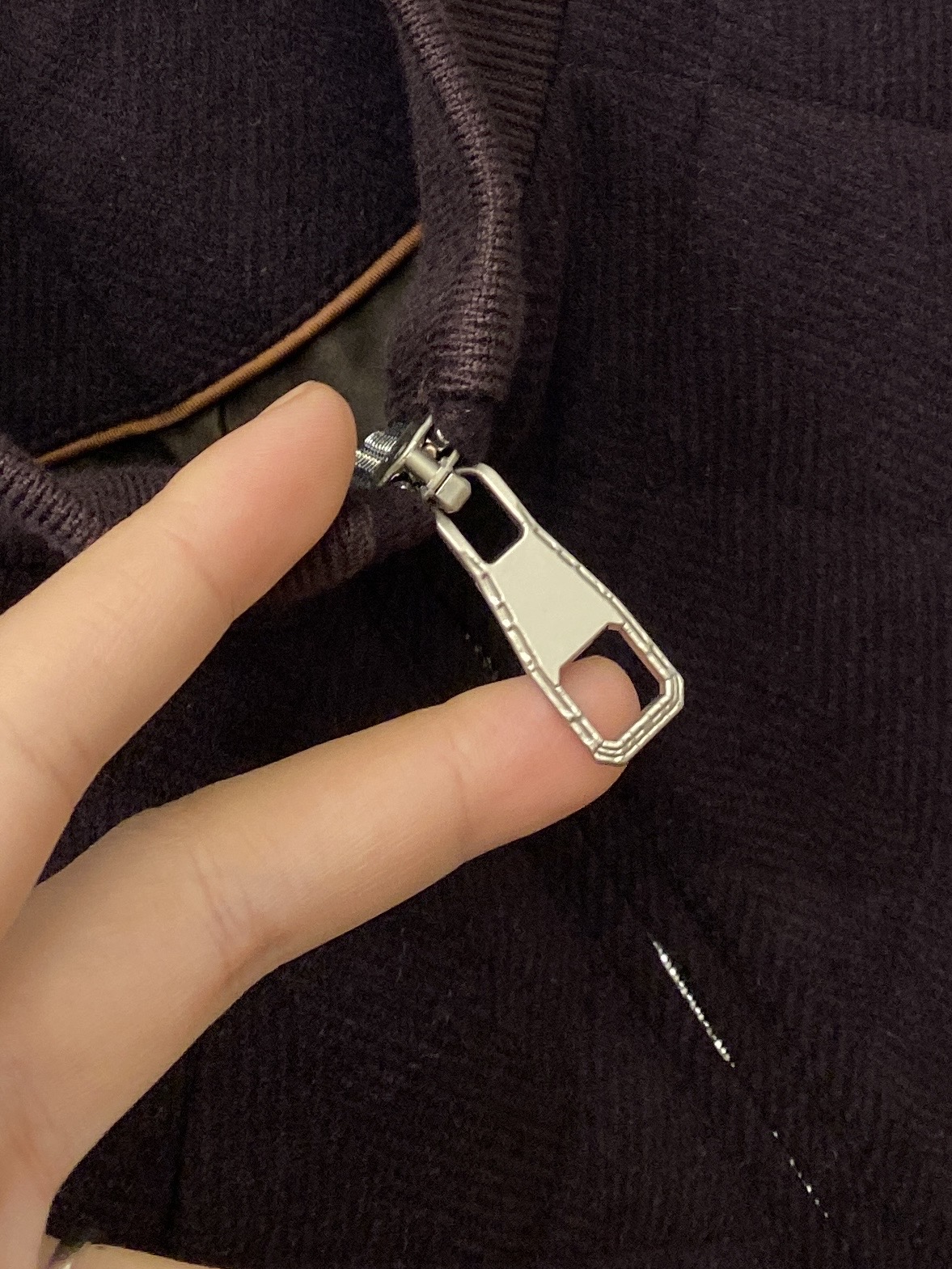 ￼ 杰尼亚、2025新品针织夹克外套，时尚帅气，简约百搭款，定制原版面料，不仅挺括，保持潮流的廓形，又穿